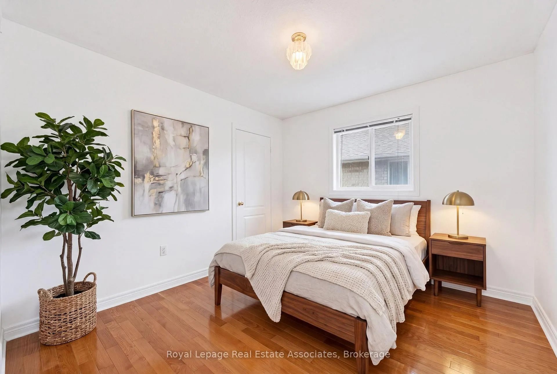 Photo 27 of 34 Bloom Crescent, Barrie, Ardagh — HOMEH