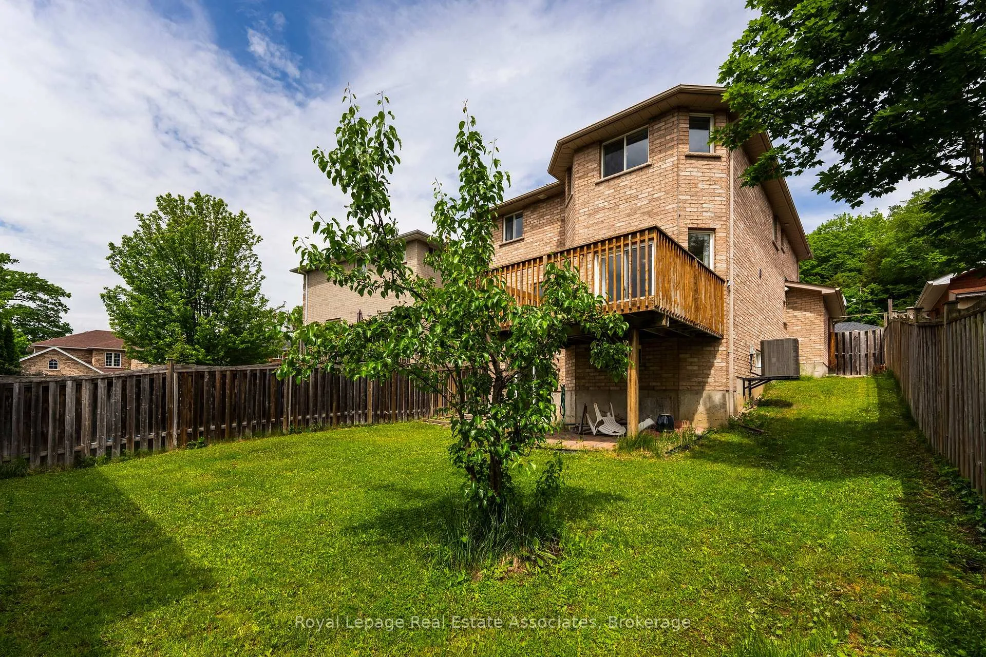 Photo 40 of 34 Bloom Crescent, Barrie, Ardagh — HOMEH