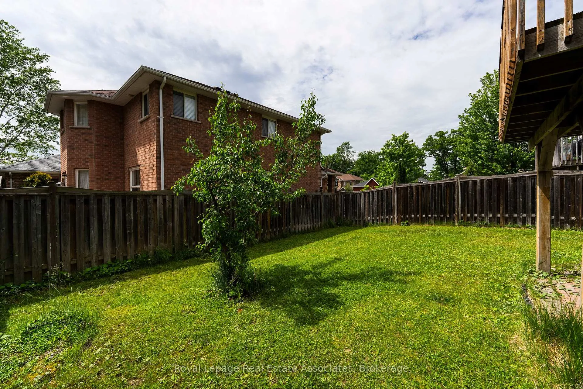 Photo 41 of 34 Bloom Crescent, Barrie, Ardagh — HOMEH