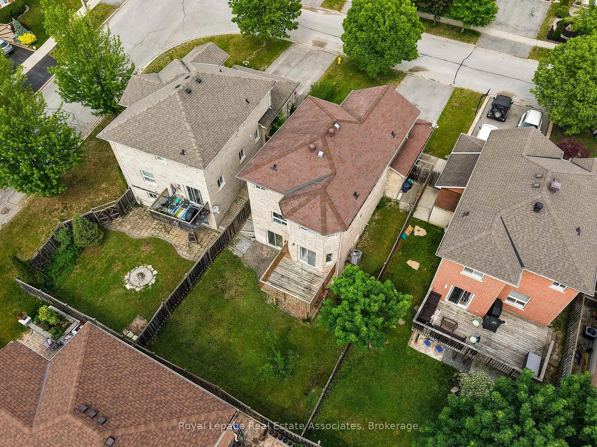 Photo 44 of 34 Bloom Crescent, Barrie, Ardagh — HOMEH