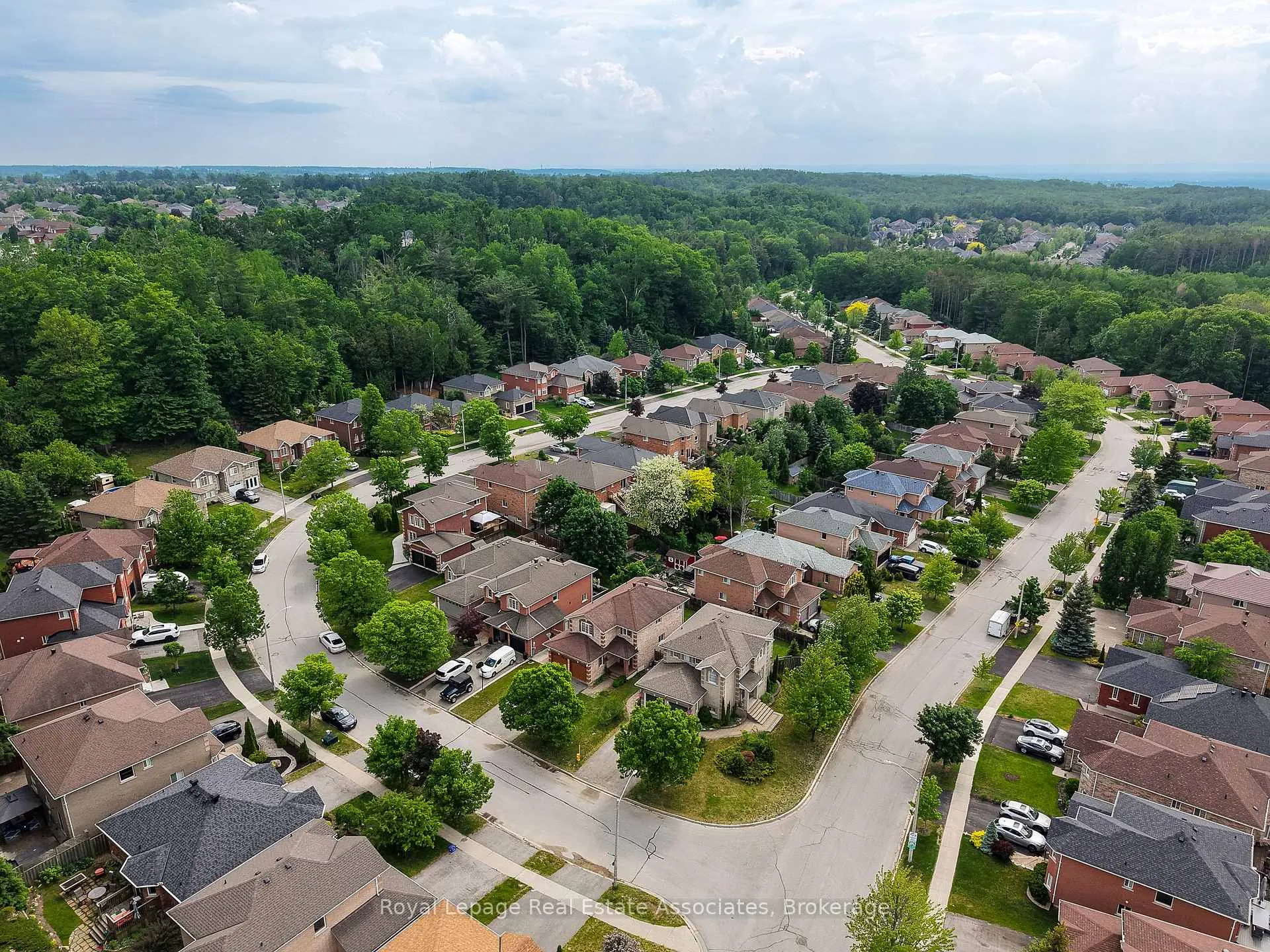 Photo 46 of 34 Bloom Crescent, Barrie, Ardagh — HOMEH