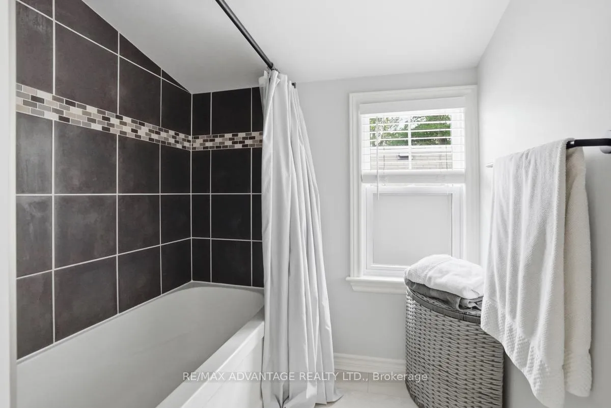 Photo 27 of 313 Cromwell Street, London, East B — HOMEH