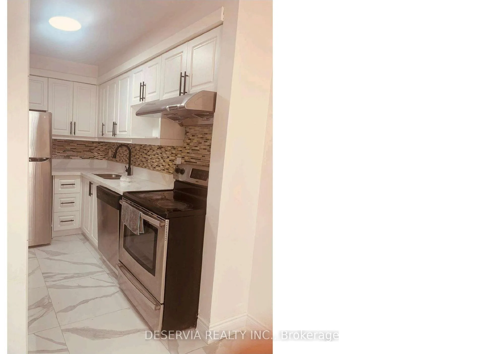 Photo 5 of 60 Cedarwood Crescent, Brampton, Fletcher's Meadow — HOMEH
