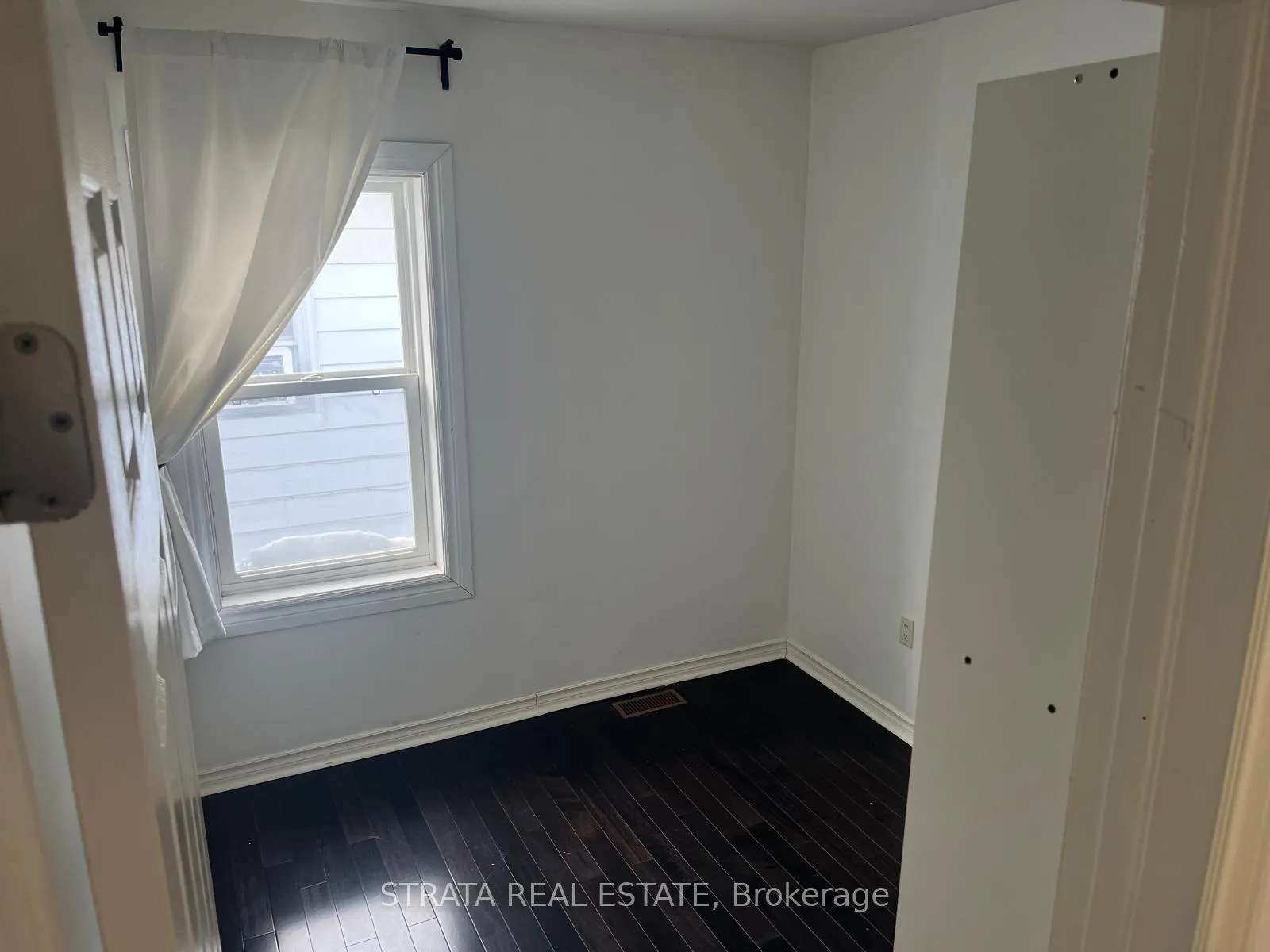Photo 7 of 220 Holborne Avenue, Toronto, Woodbine-Lumsden — HOMEH