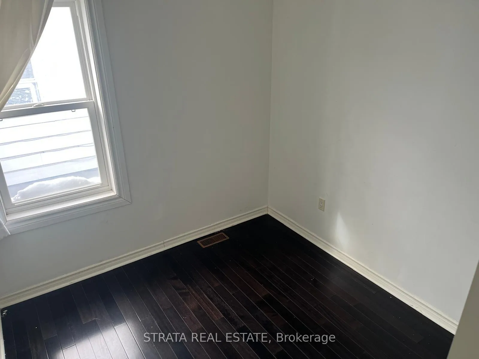 Photo 9 of 220 Holborne Avenue, Toronto, Woodbine-Lumsden — HOMEH