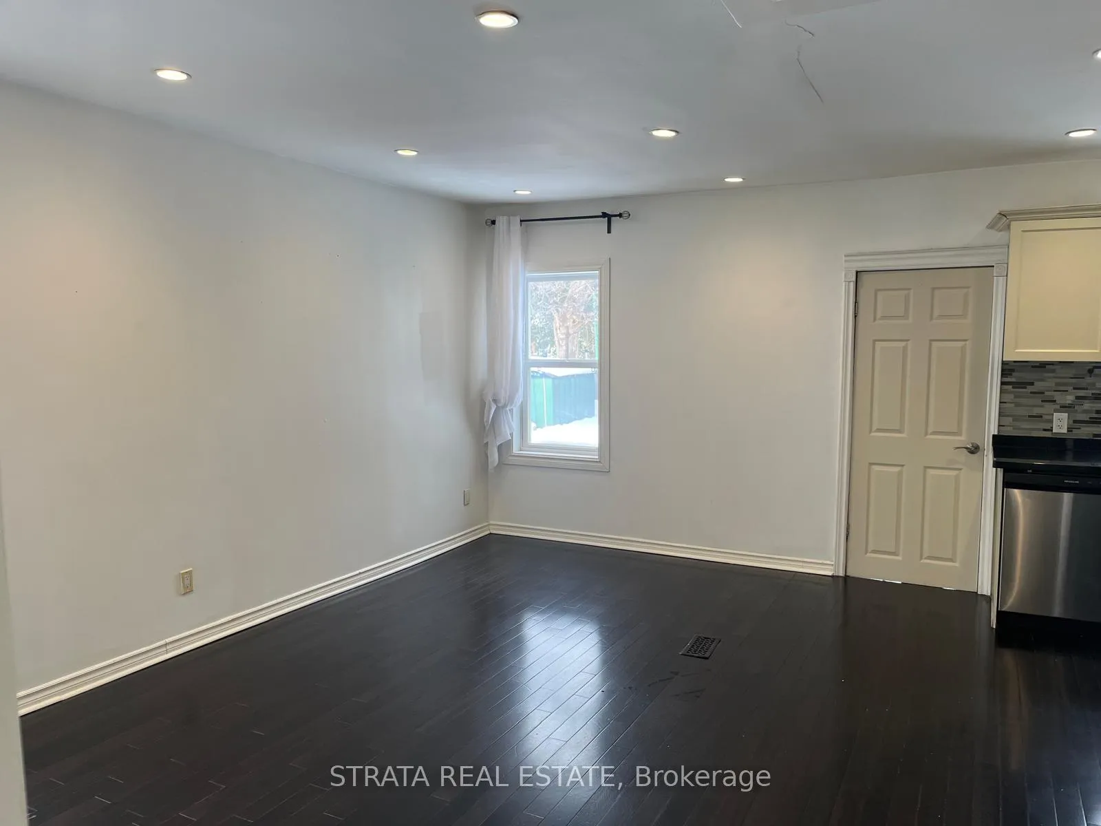 Photo 17 of 220 Holborne Avenue, Toronto, Woodbine-Lumsden — HOMEH