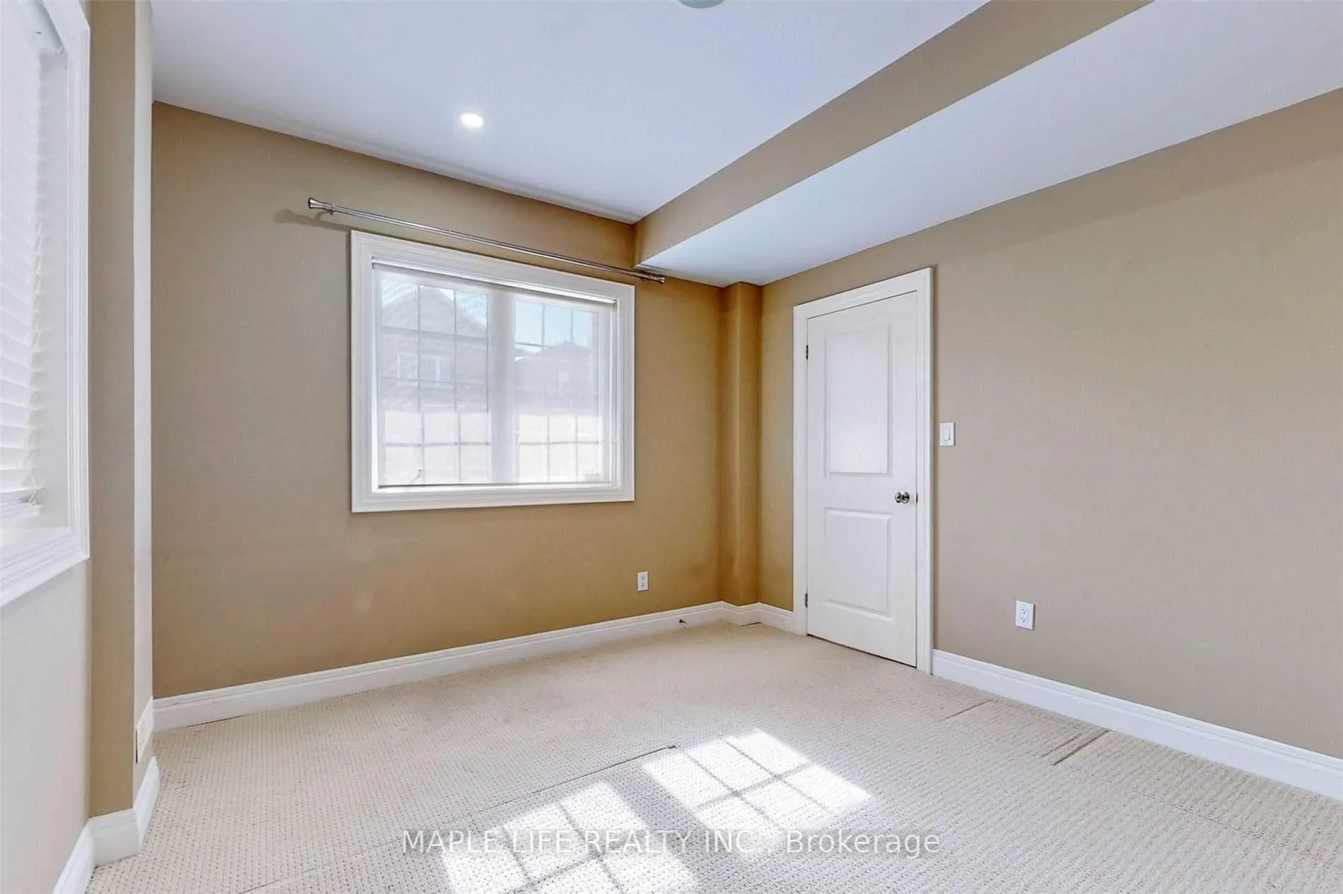 Photo 33 of 246 Sir Benson Drive, Vaughan, Patterson — HOMEH