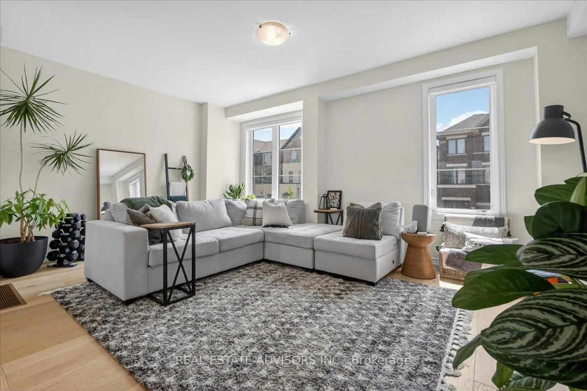 Photo 11 of 95 Halliford Place, Brampton, Goreway Drive Corridor — HOMEH