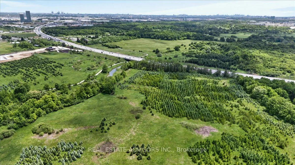 Photo 36 of 95 Halliford Place, Brampton, Goreway Drive Corridor — HOMEH
