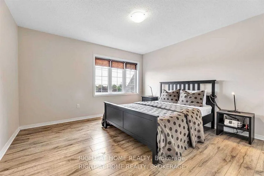 Photo 13 of 178 Kingston Road, Ajax, Central — HOMEH