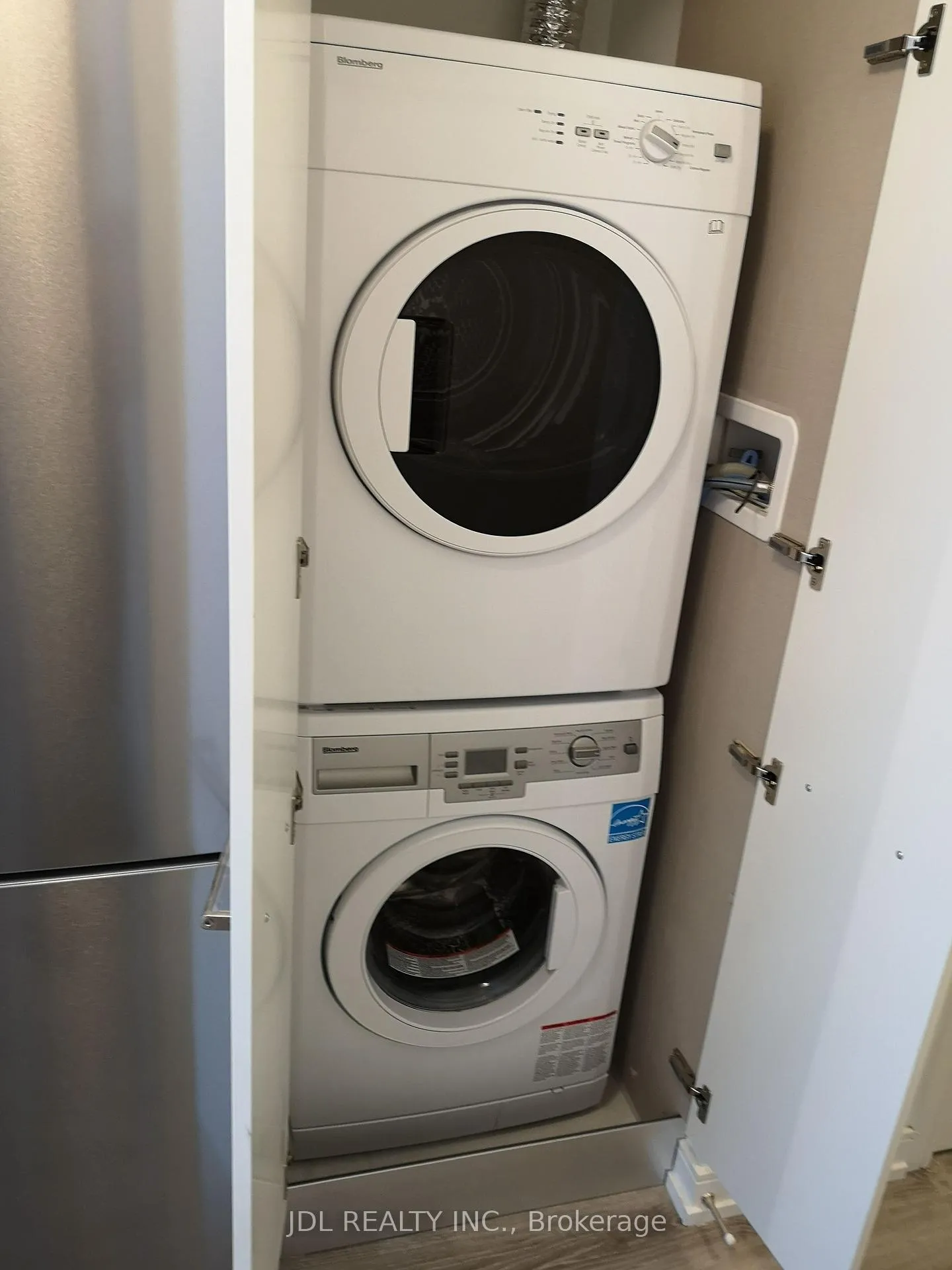 Photo 5 of Unit 2805, 28 Wellesley Street E, Toronto, Church-Yonge Corridor — HOMEH
