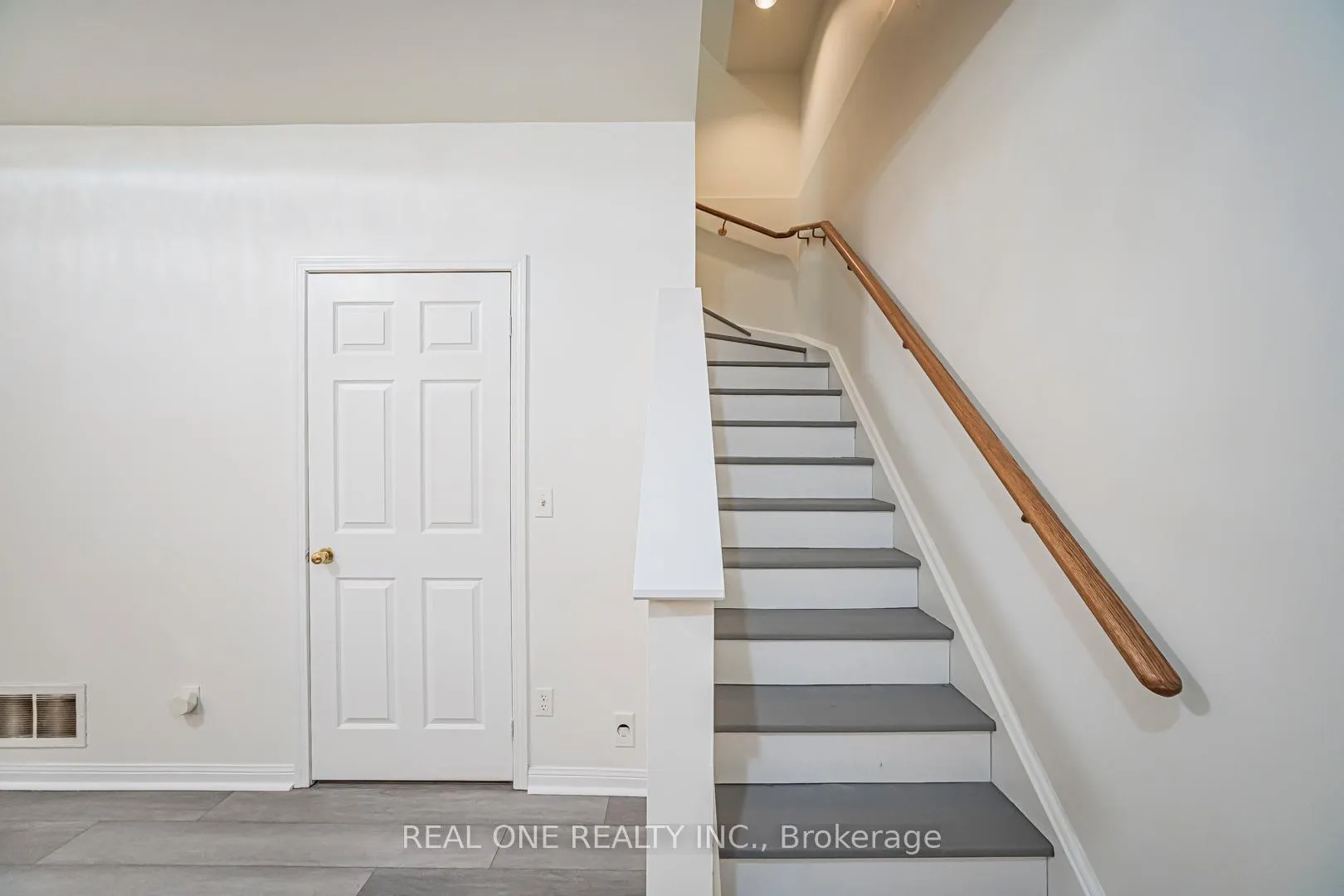 Photo 32 of Unit 17, 12 St Moritz Way, Markham, Unionville — HOMEH