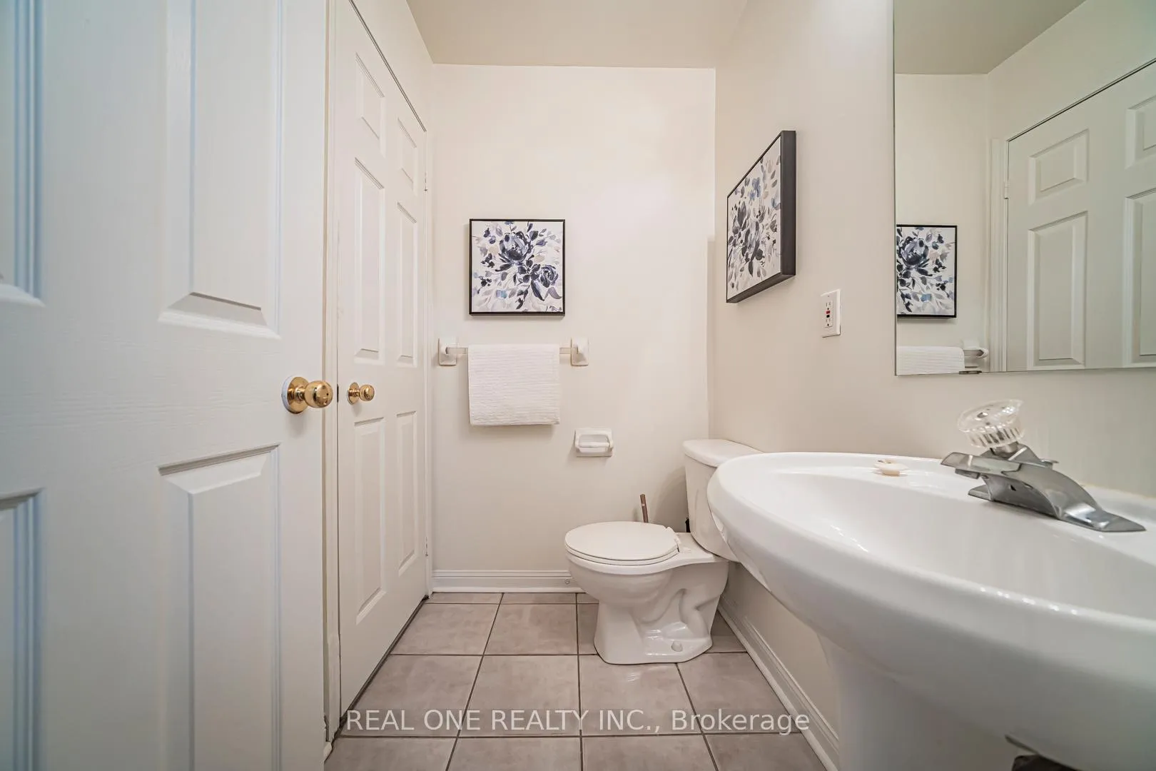 Photo 36 of Unit 17, 12 St Moritz Way, Markham, Unionville — HOMEH