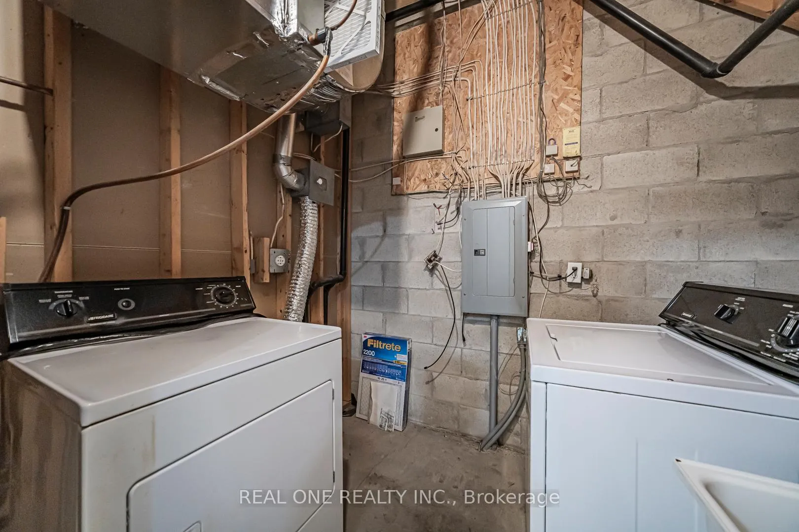 Photo 37 of Unit 17, 12 St Moritz Way, Markham, Unionville — HOMEH