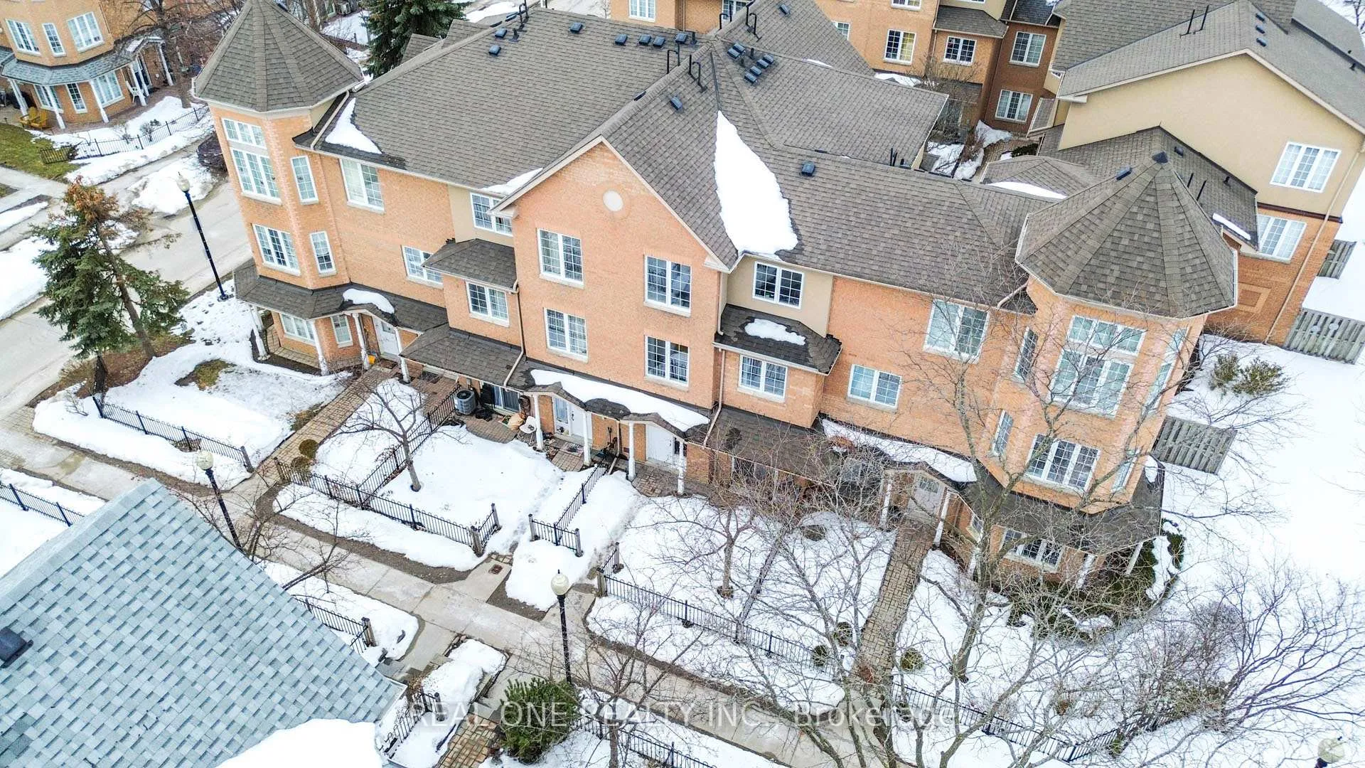 Photo 38 of Unit 17, 12 St Moritz Way, Markham, Unionville — HOMEH