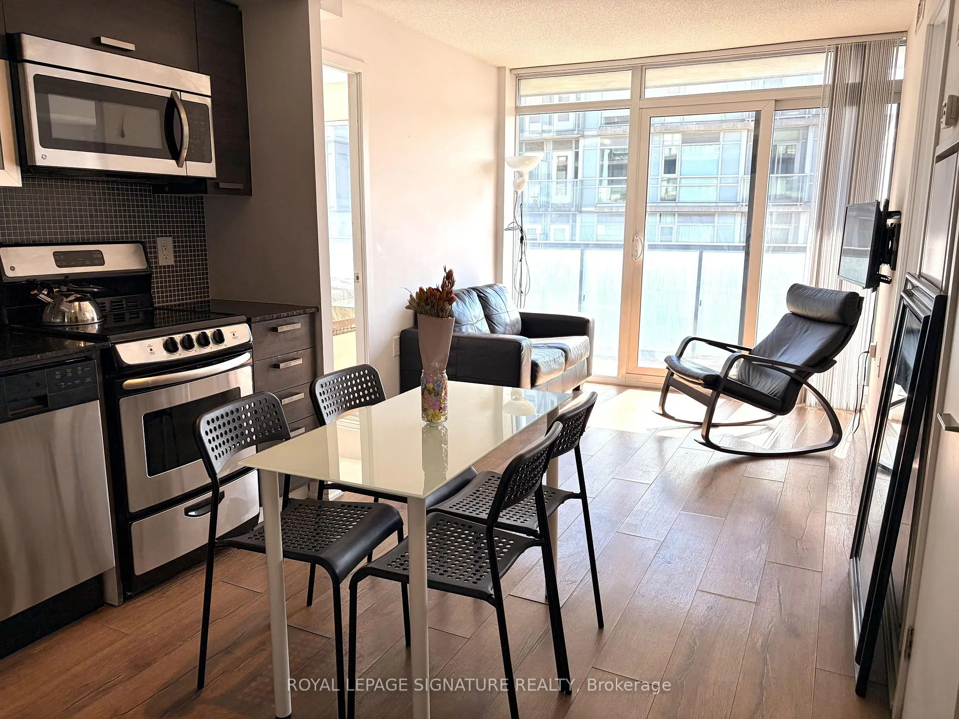Photo 2 of Unit 2018, 36 Lisgar Street, Toronto, Little Portugal — HOMEH