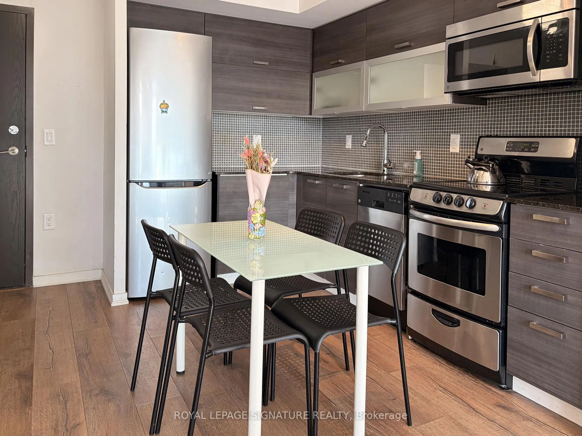 Photo 3 of Unit 2018, 36 Lisgar Street, Toronto, Little Portugal — HOMEH