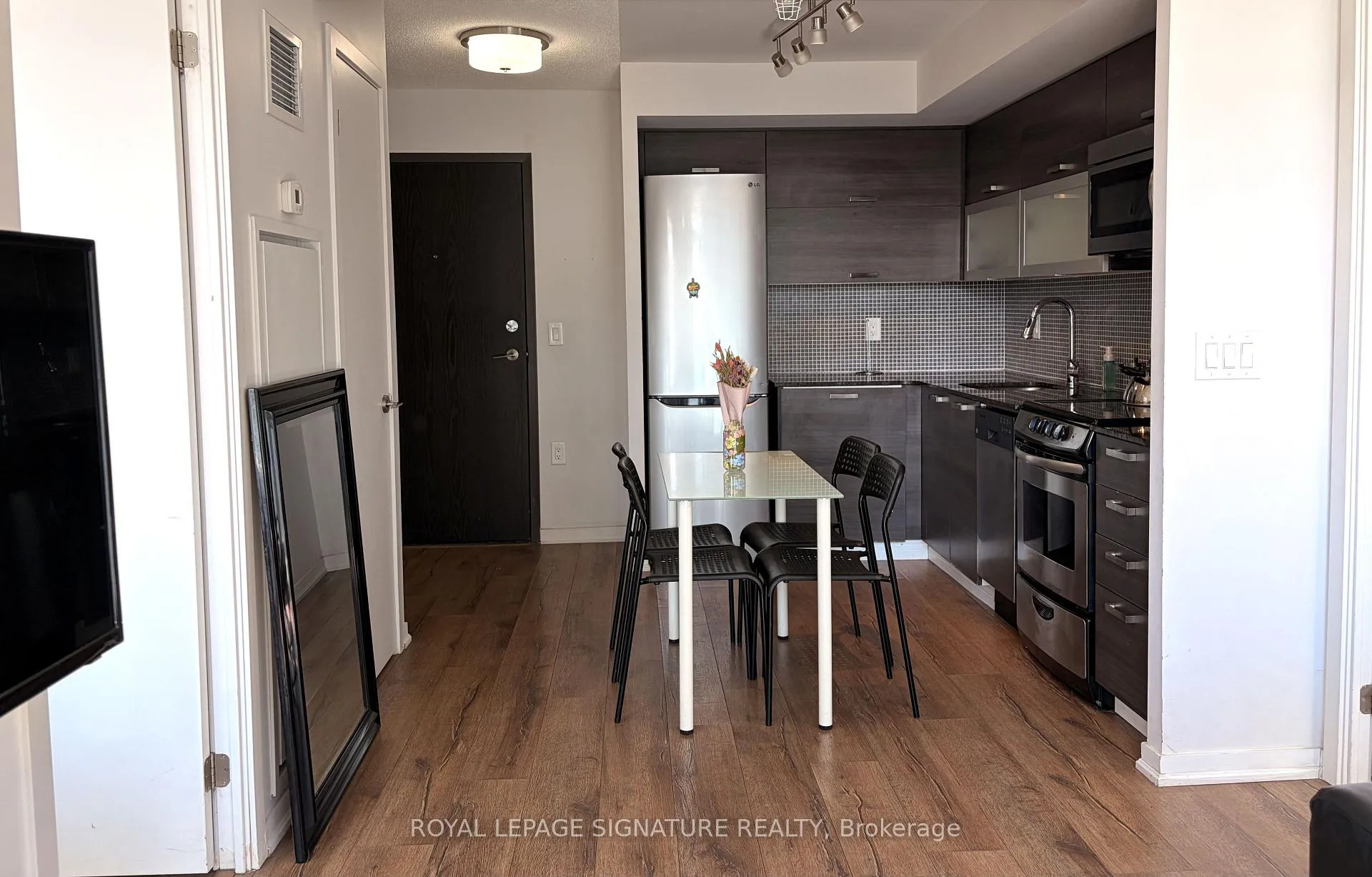 Photo 5 of Unit 2018, 36 Lisgar Street, Toronto, Little Portugal — HOMEH