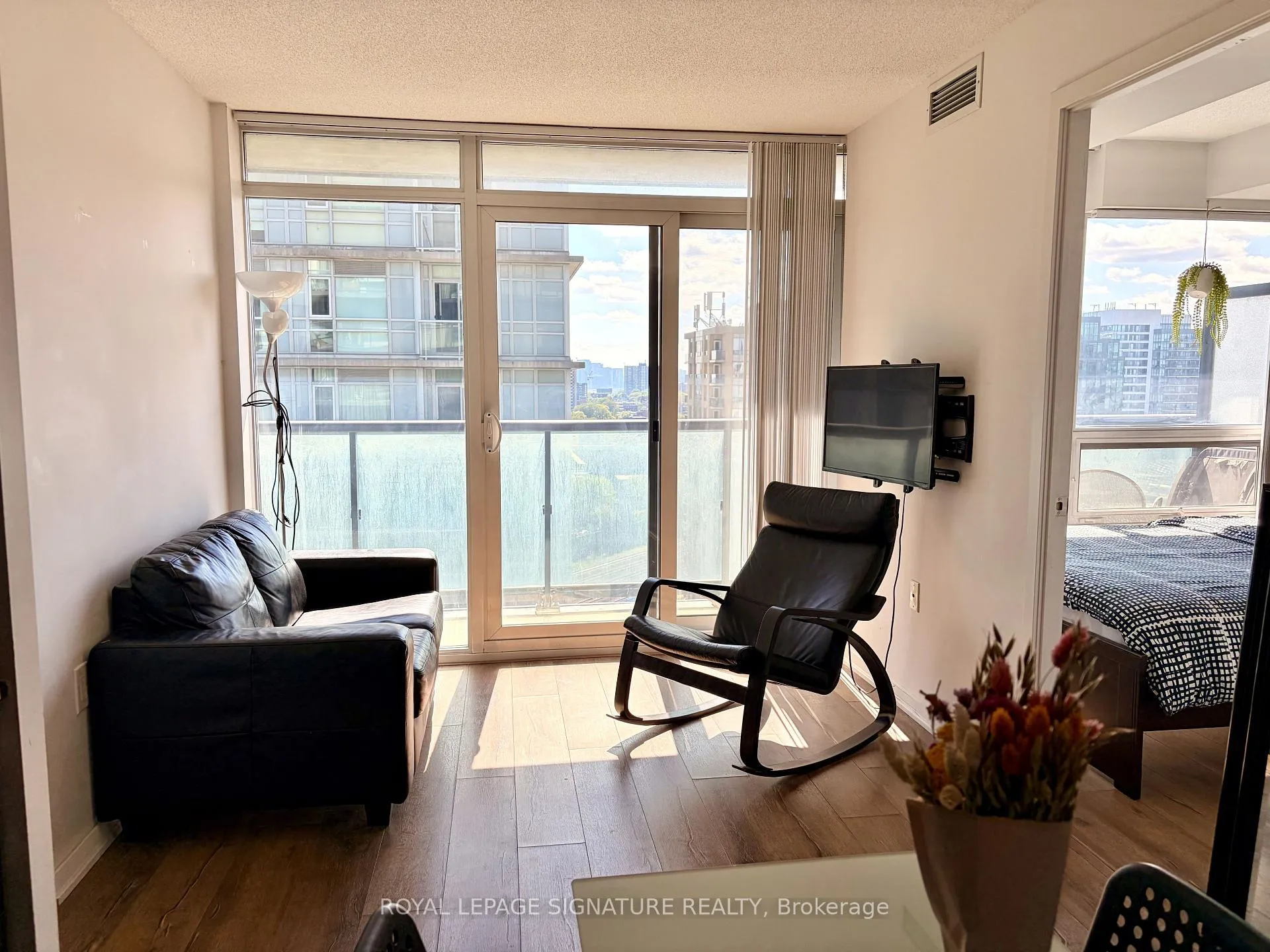 Photo 6 of Unit 2018, 36 Lisgar Street, Toronto, Little Portugal — HOMEH