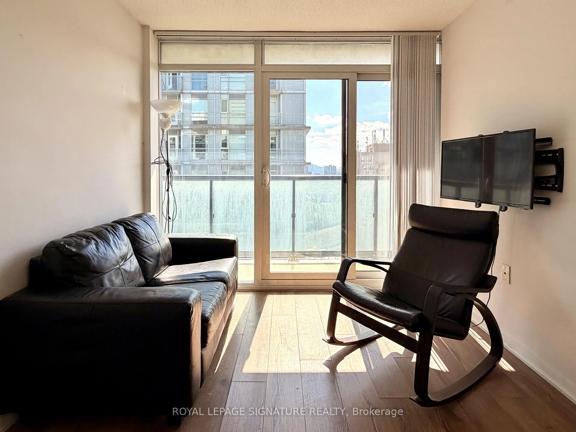 Photo 7 of Unit 2018, 36 Lisgar Street, Toronto, Little Portugal — HOMEH