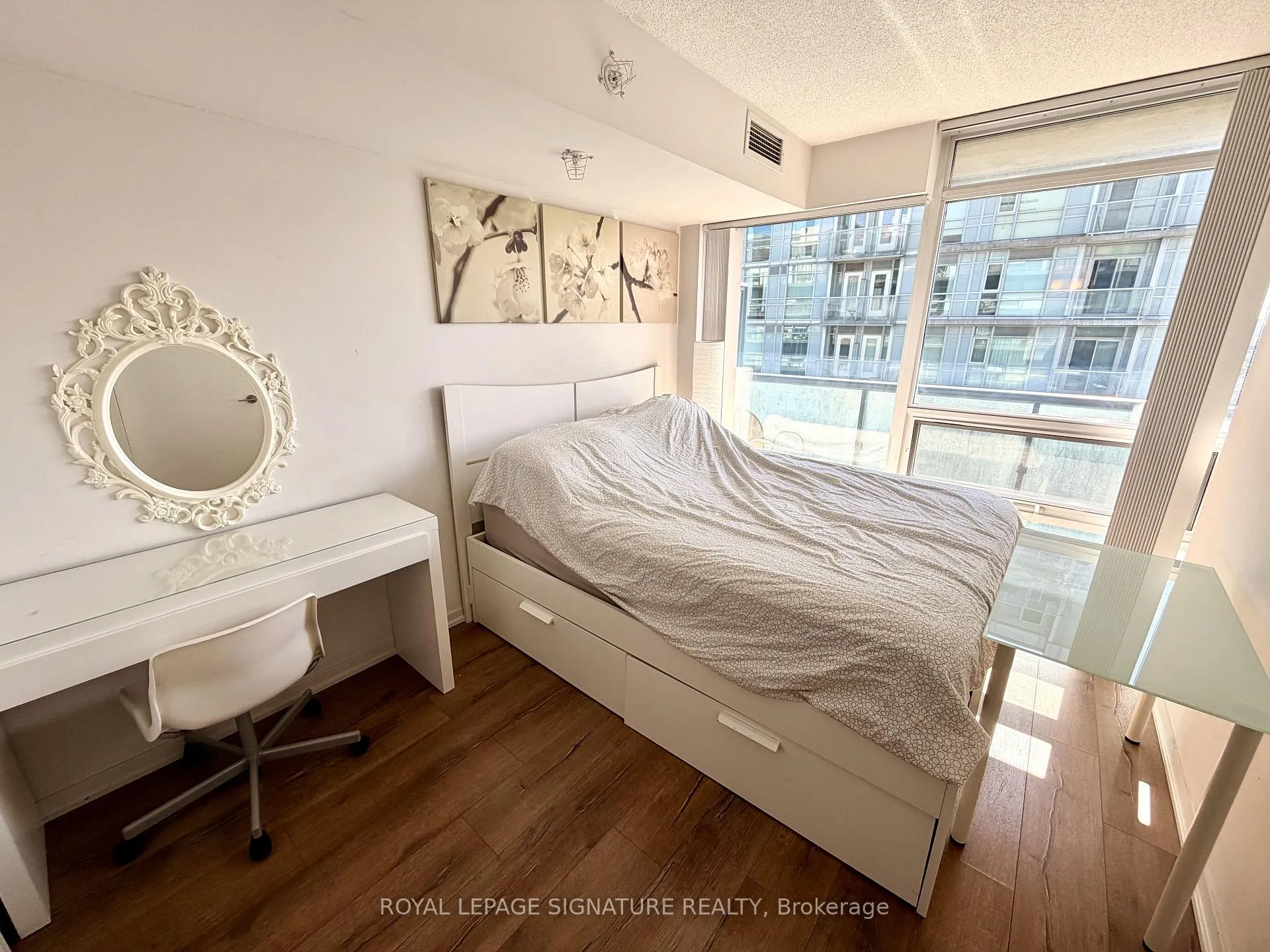 Photo 8 of Unit 2018, 36 Lisgar Street, Toronto, Little Portugal — HOMEH
