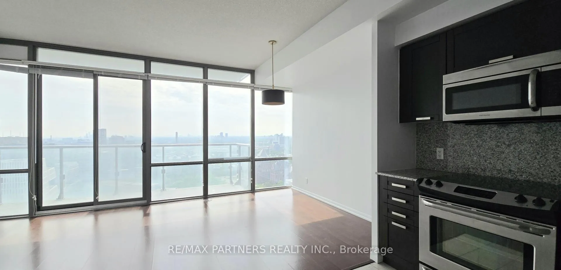 Photo 7 of Unit 2601, 832 Bay Street, Toronto, Bay Street Corridor — HOMEH