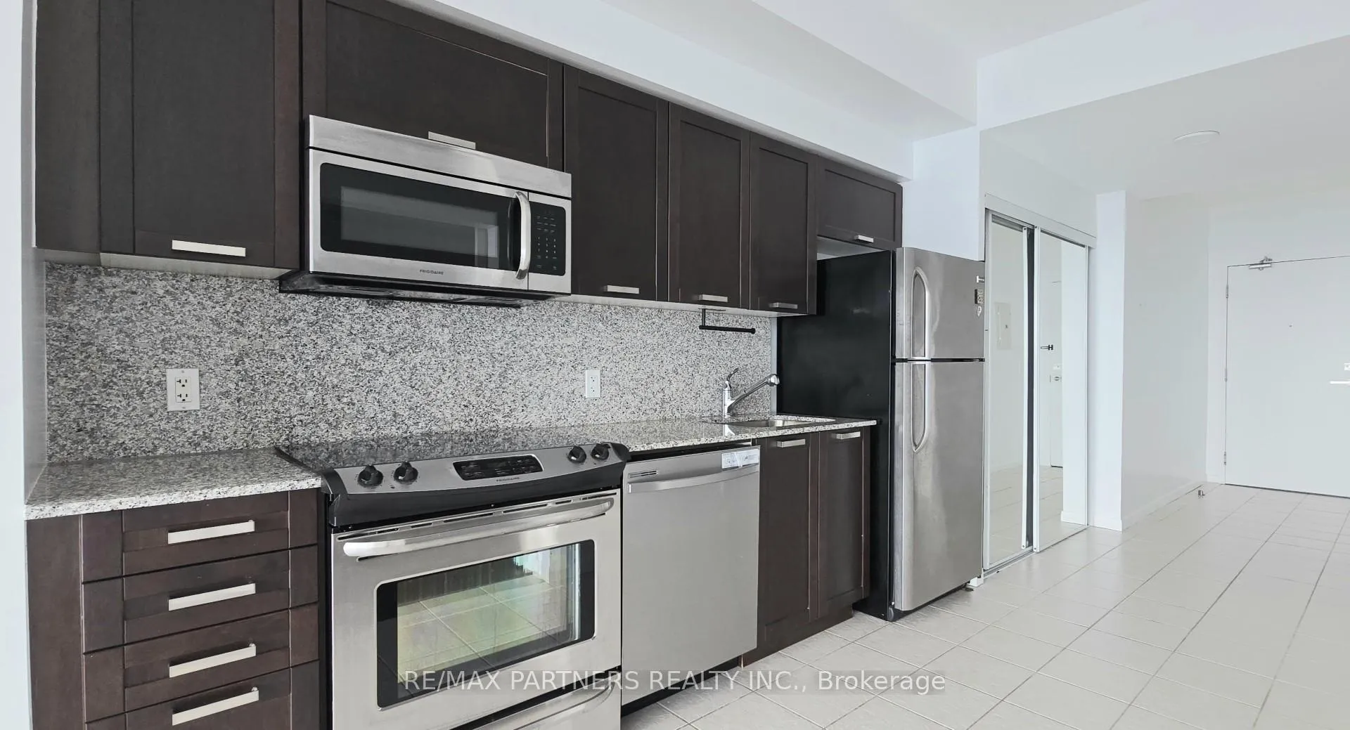 Photo 9 of Unit 2601, 832 Bay Street, Toronto, Bay Street Corridor — HOMEH