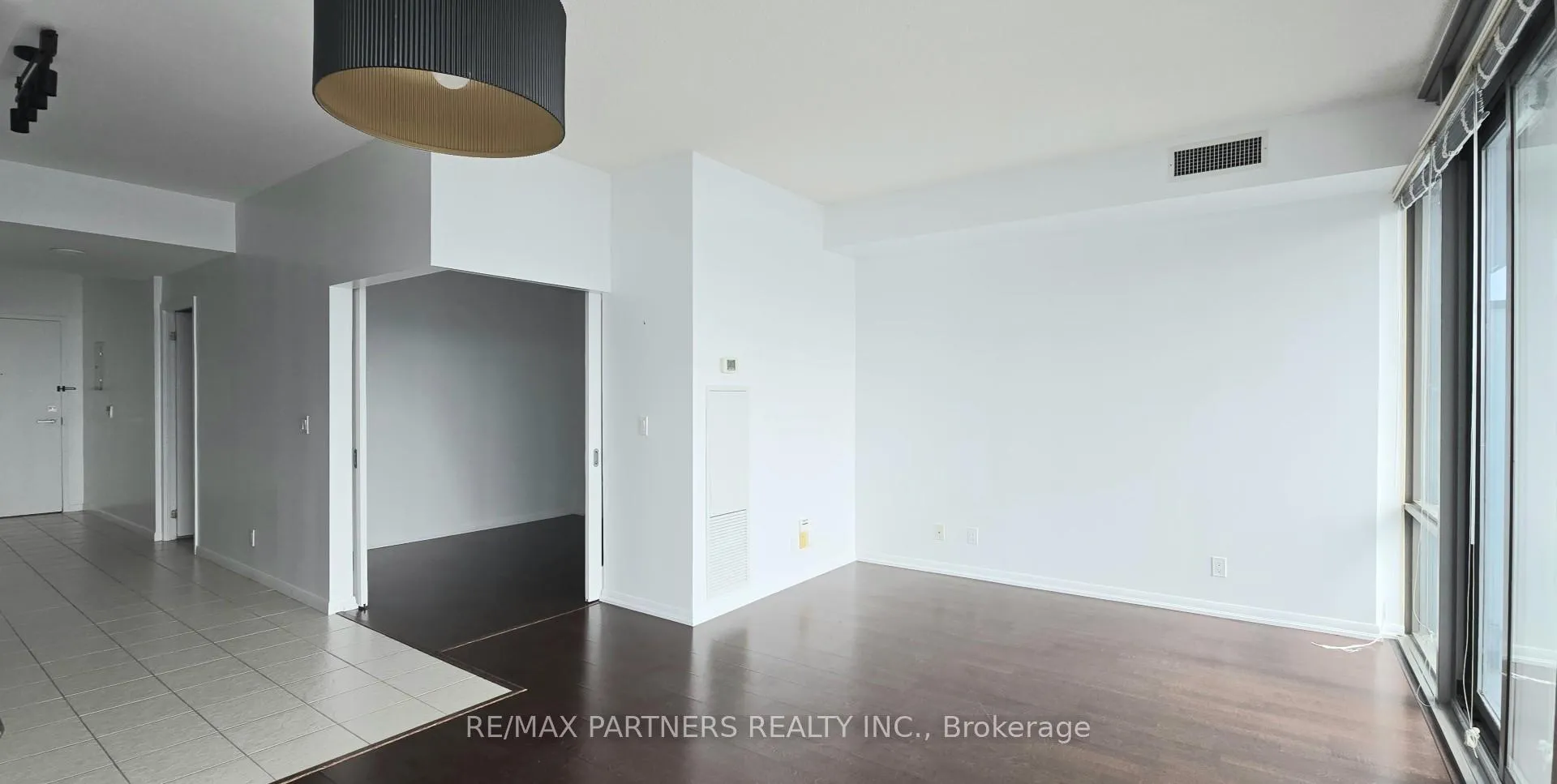 Photo 10 of Unit 2601, 832 Bay Street, Toronto, Bay Street Corridor — HOMEH
