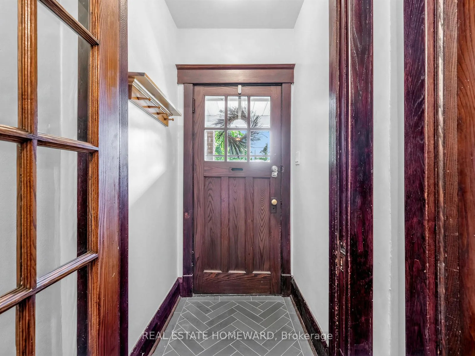 Photo 4 of 309 Chisholm Avenue, Toronto, Woodbine-Lumsden — HOMEH