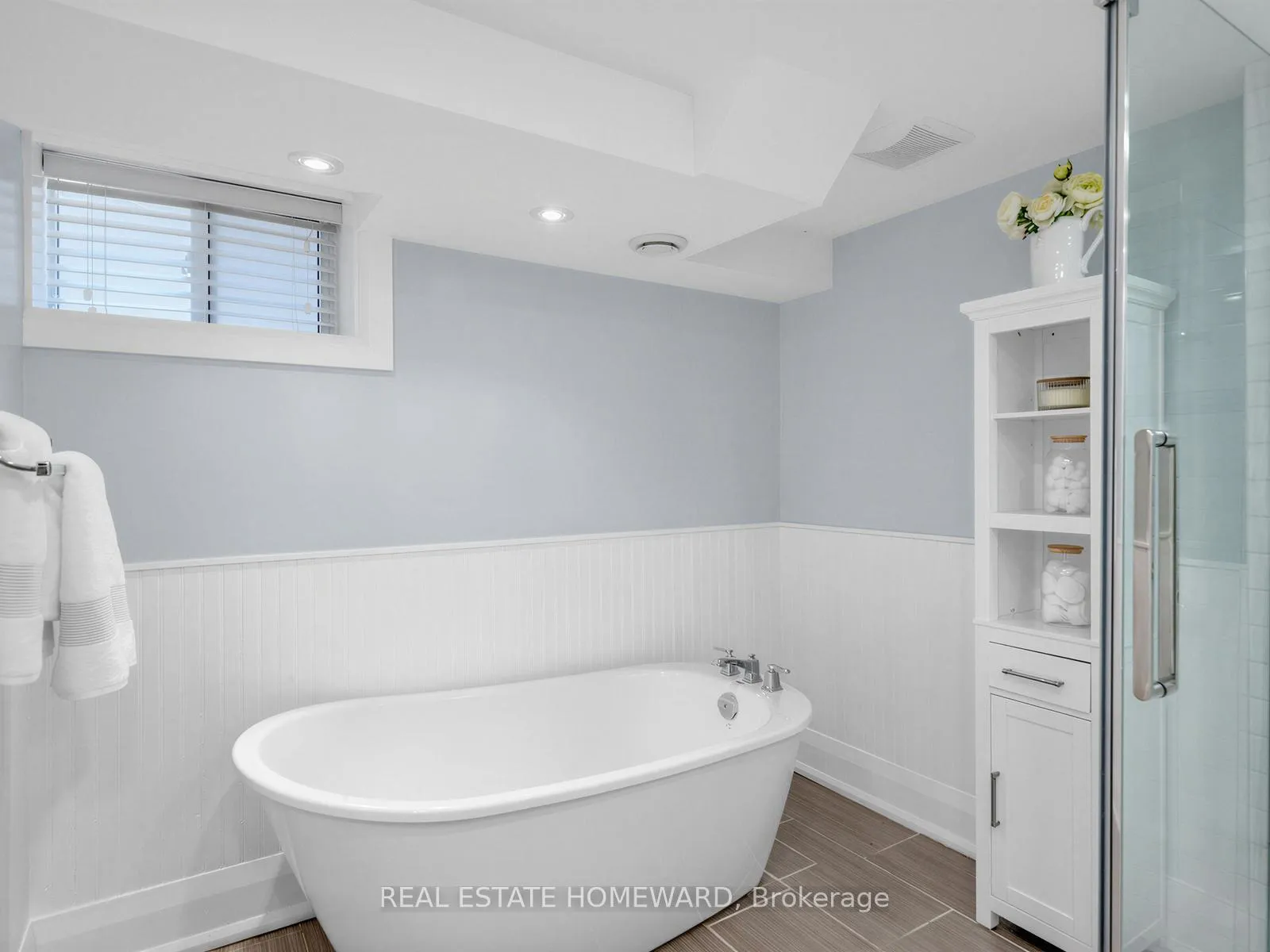 Photo 21 of 309 Chisholm Avenue, Toronto, Woodbine-Lumsden — HOMEH