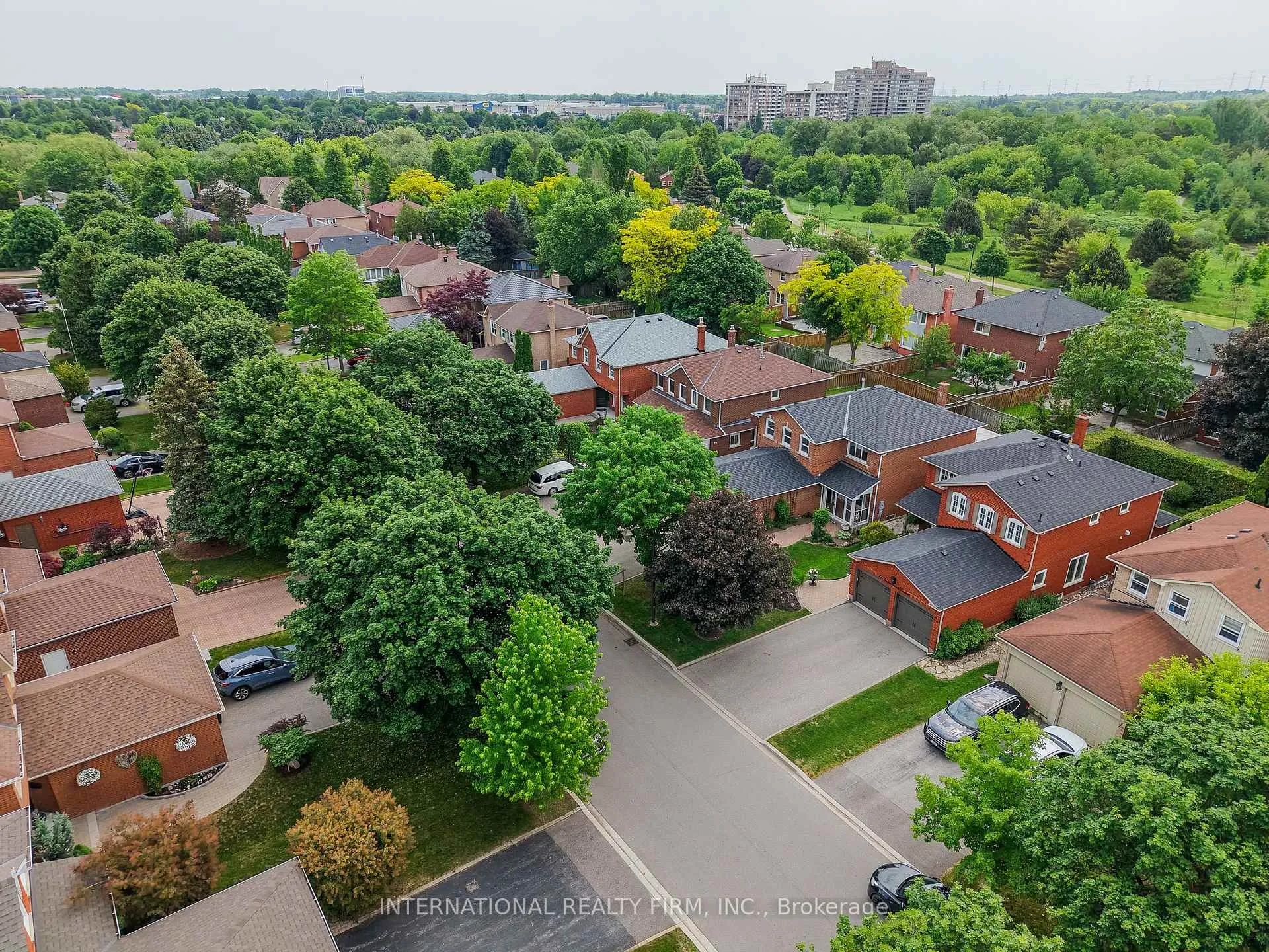 Photo 40 of 39 Couperthwaite Crescent, Markham, Unionville — HOMEH