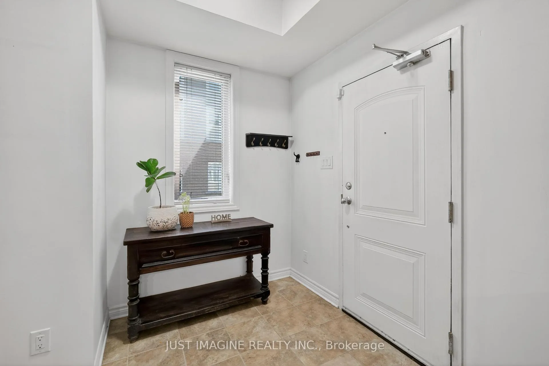 Photo 6 of Unit D, 302 Everest Private, Ottawa, Elmvale Acres — HOMEH