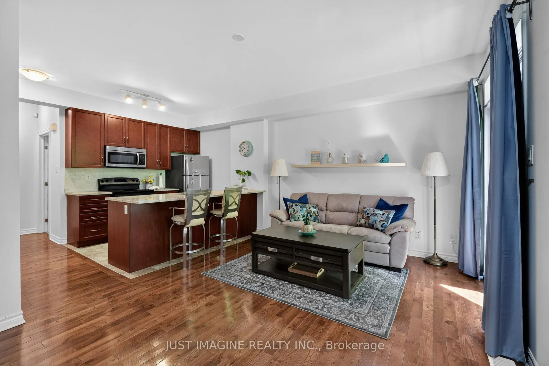 Photo 7 of Unit D, 302 Everest Private, Ottawa, Elmvale Acres — HOMEH