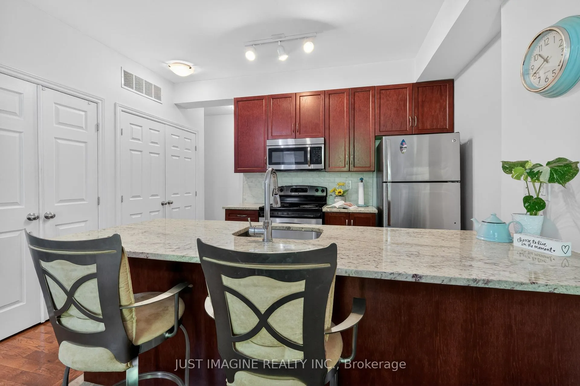 Photo 15 of Unit D, 302 Everest Private, Ottawa, Elmvale Acres — HOMEH