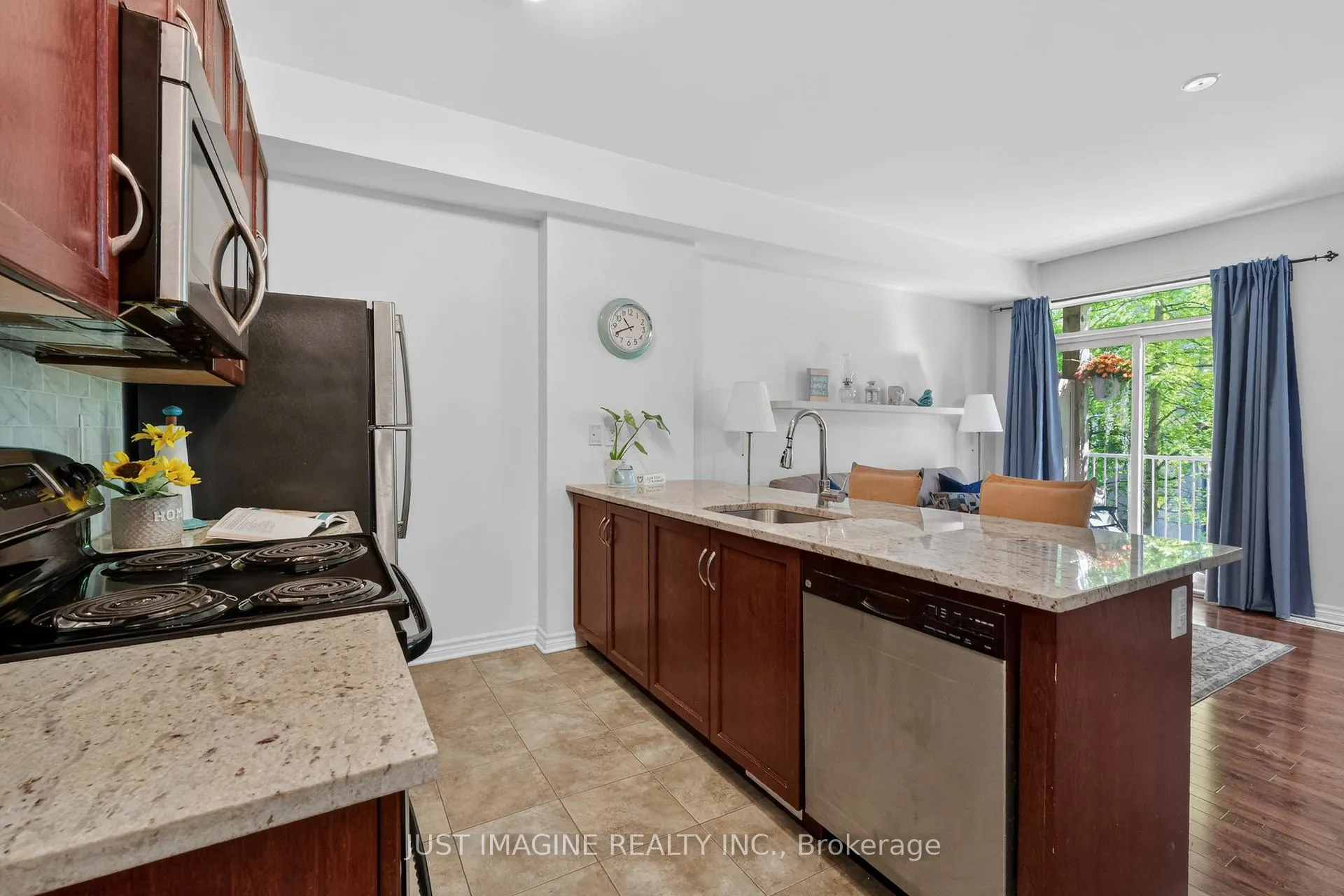 Photo 17 of Unit D, 302 Everest Private, Ottawa, Elmvale Acres — HOMEH