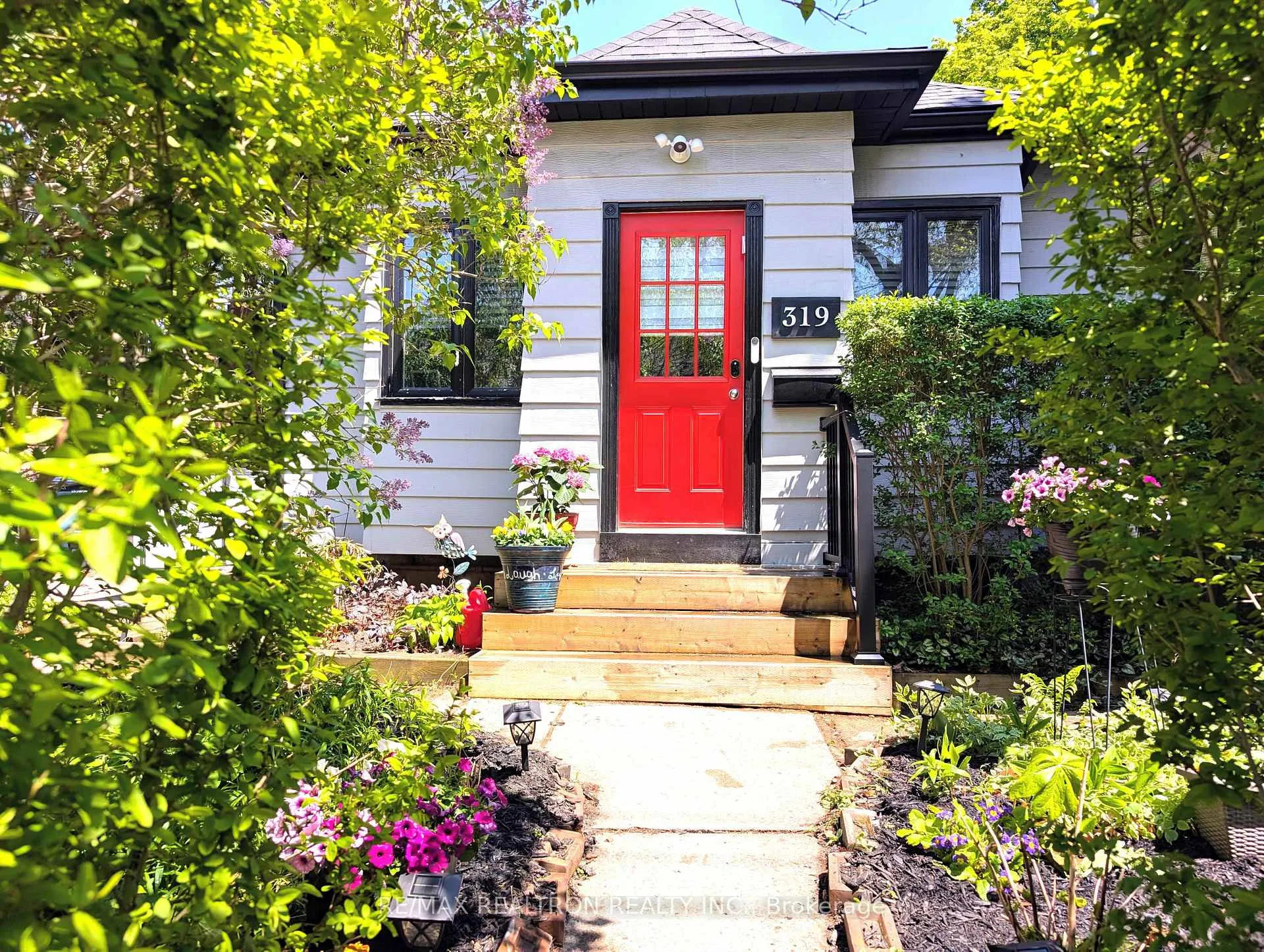 Front of 319 Wychwood Avenue