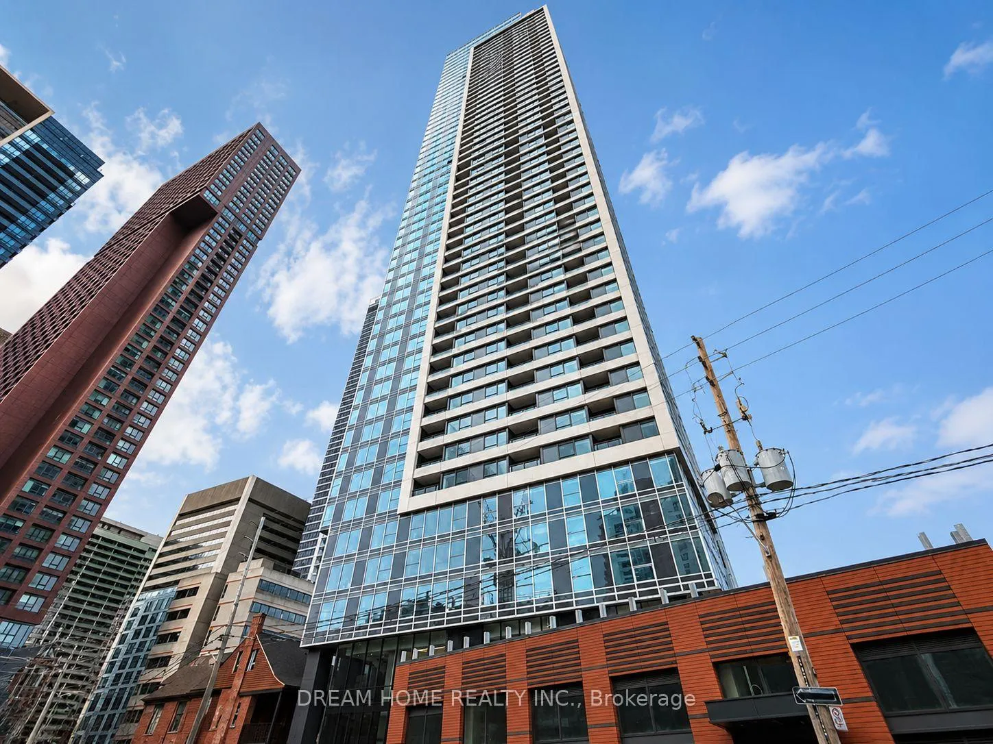 Front of Unit 1106, 609 Sherbourne Street