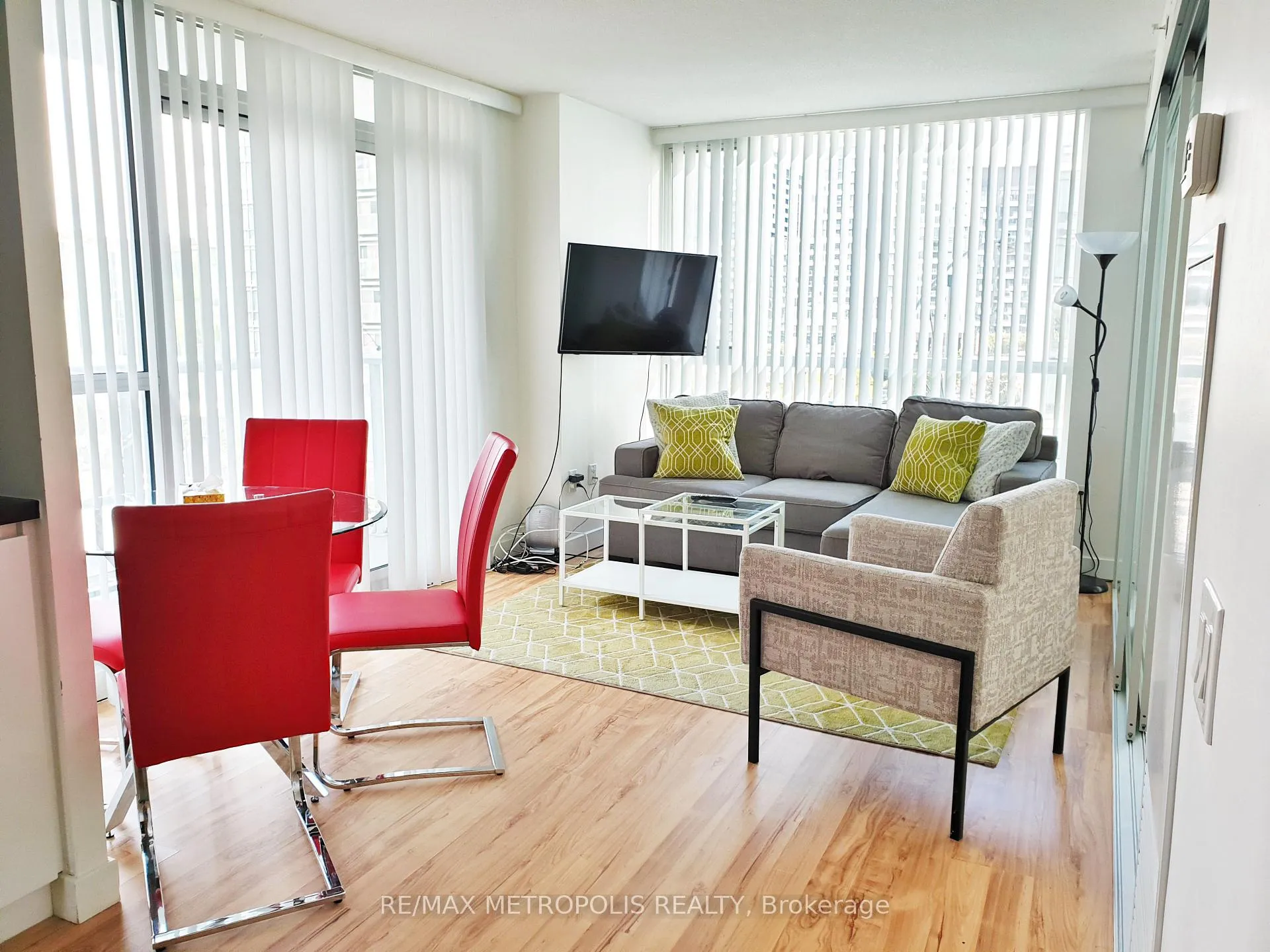 Photo 2 of Unit 307, 85 Queens Wharf Road, Toronto, Waterfront Communities — HOMEH