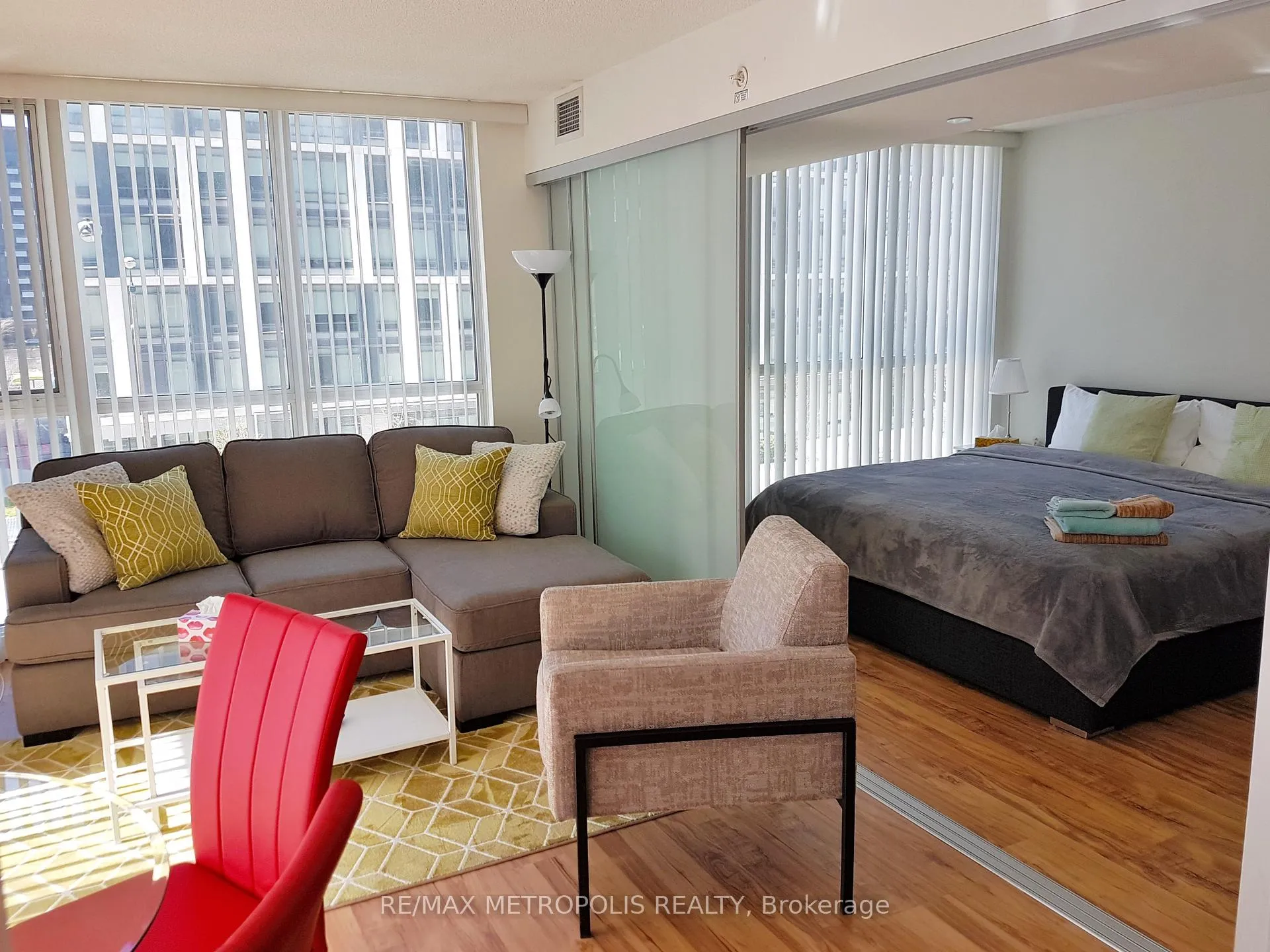 Photo 3 of Unit 307, 85 Queens Wharf Road, Toronto, Waterfront Communities — HOMEH