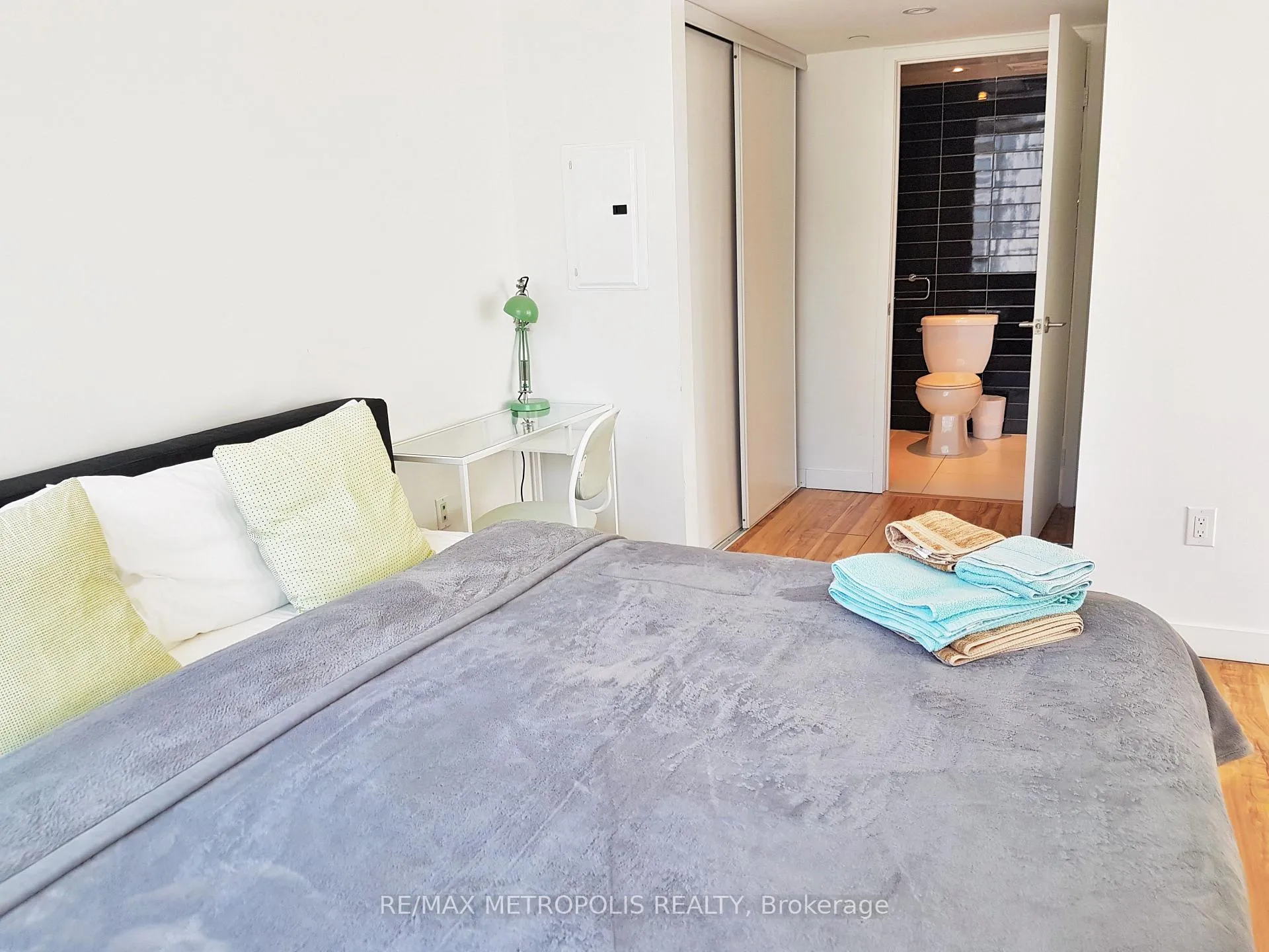 Photo 5 of Unit 307, 85 Queens Wharf Road, Toronto, Waterfront Communities — HOMEH