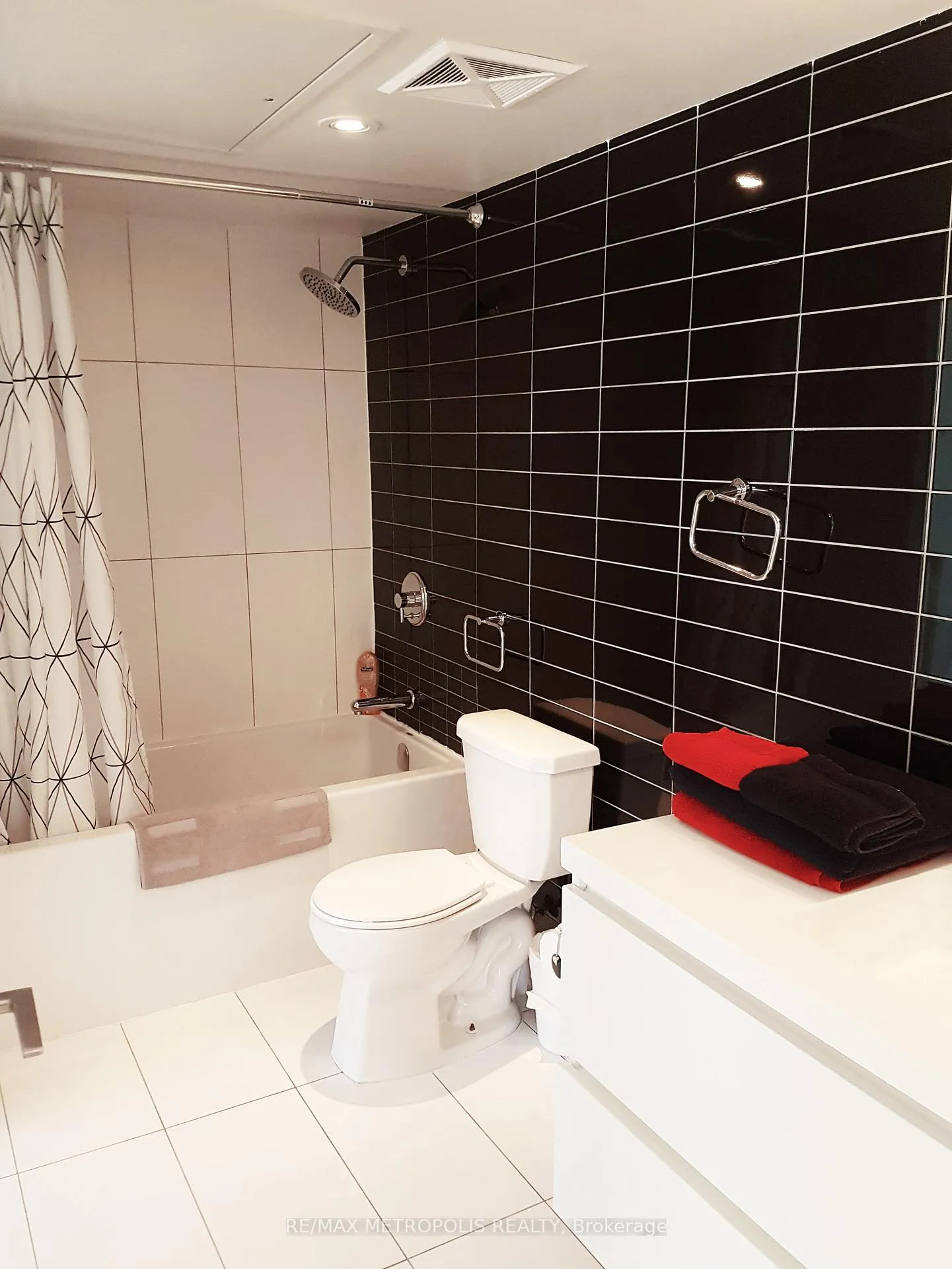 Photo 8 of Unit 307, 85 Queens Wharf Road, Toronto, Waterfront Communities — HOMEH