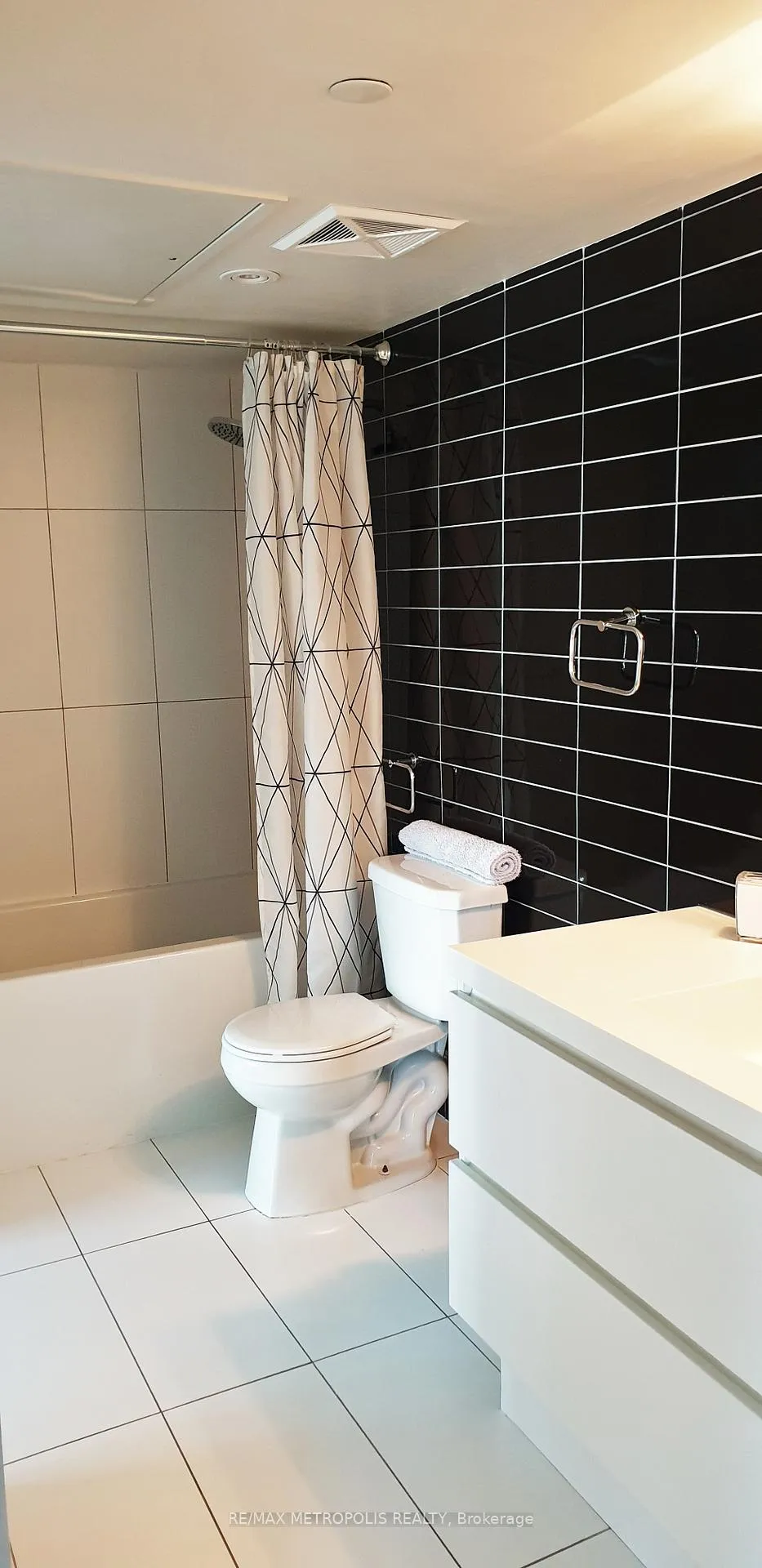 Photo 9 of Unit 307, 85 Queens Wharf Road, Toronto, Waterfront Communities — HOMEH
