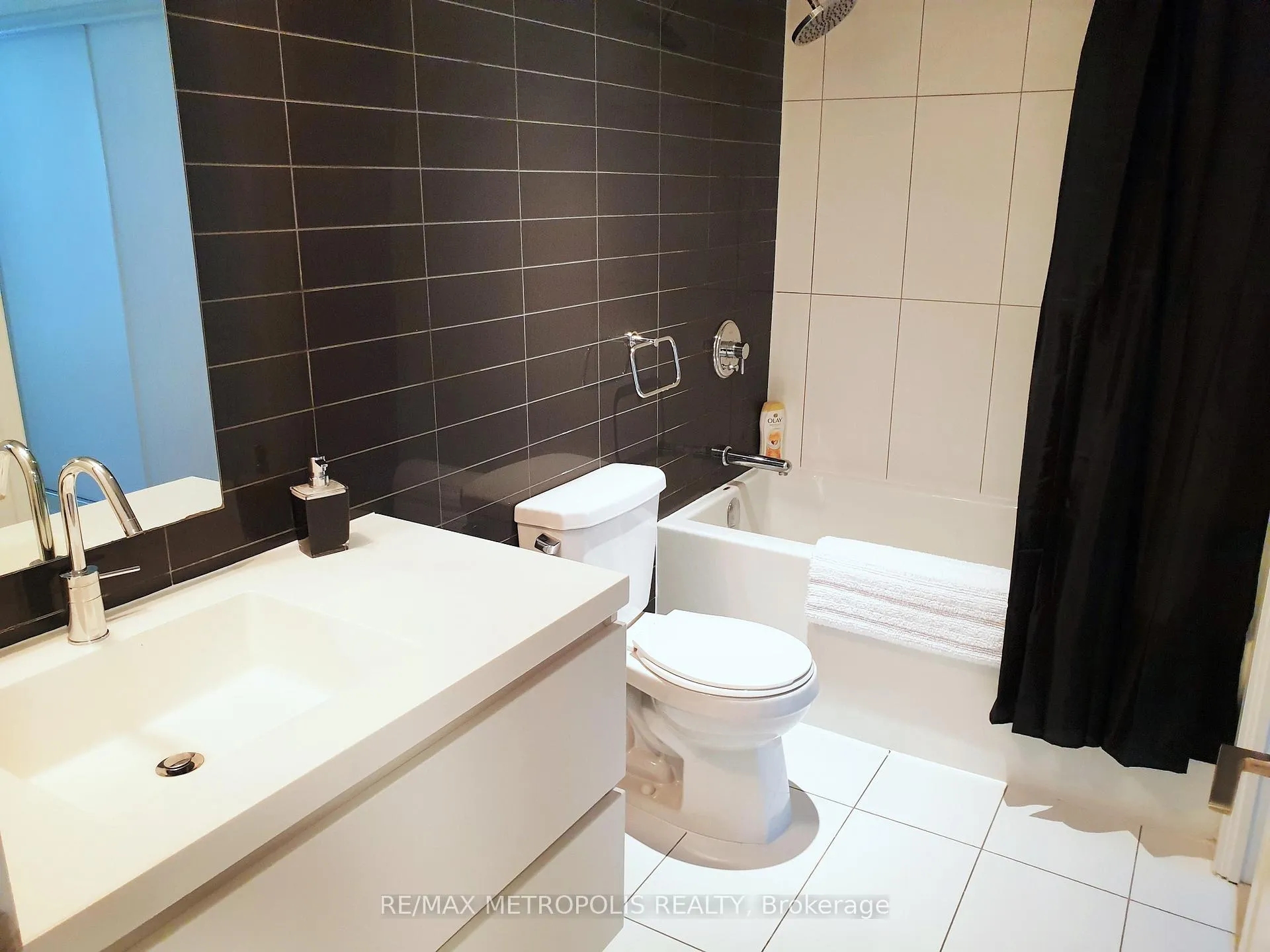 Photo 6 of Unit 312, 85 Queens Wharf Road, Toronto, Waterfront Communities — HOMEH