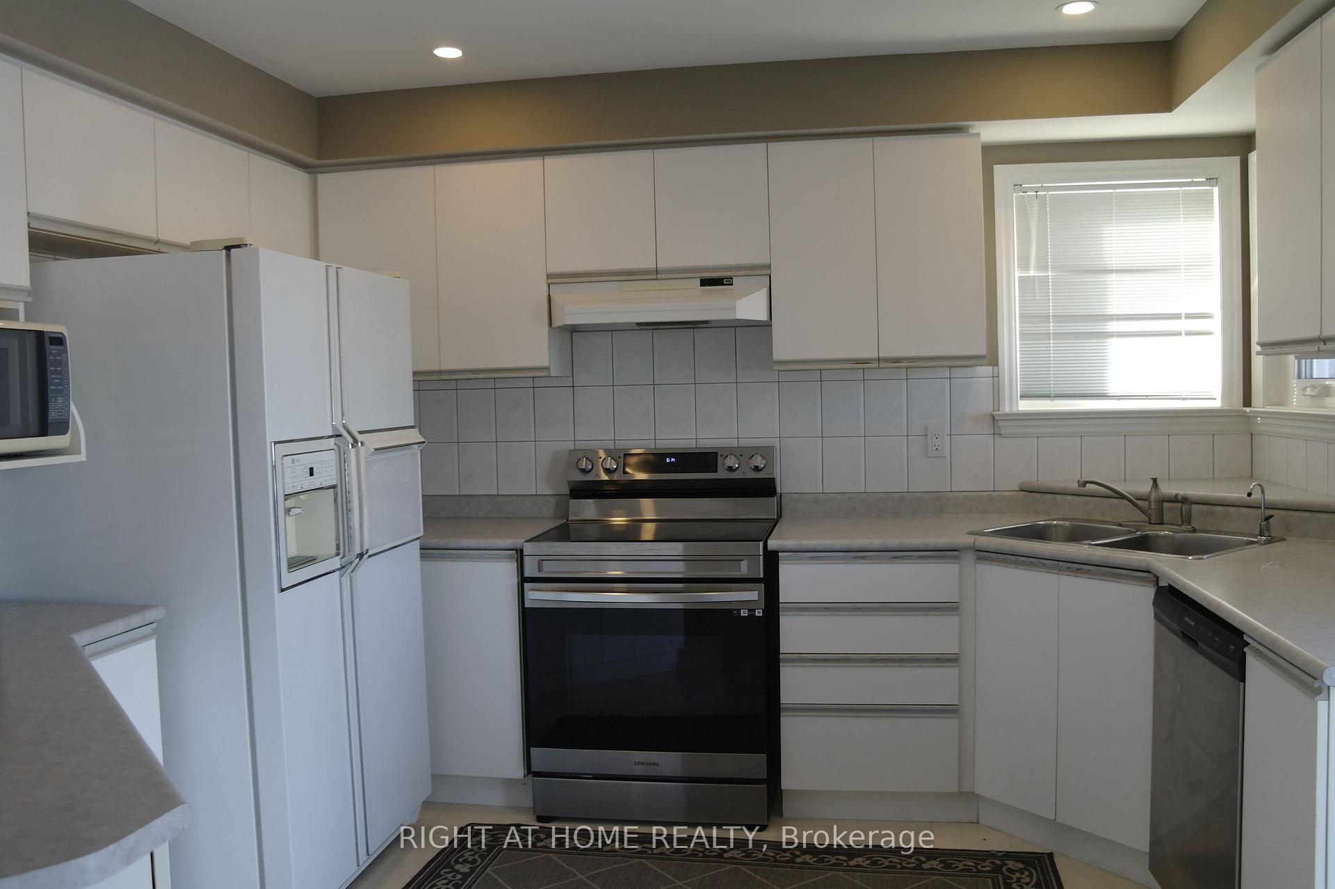 Photo 5 of 55 Carrick Avenue, Georgina, Keswick North — HOMEH