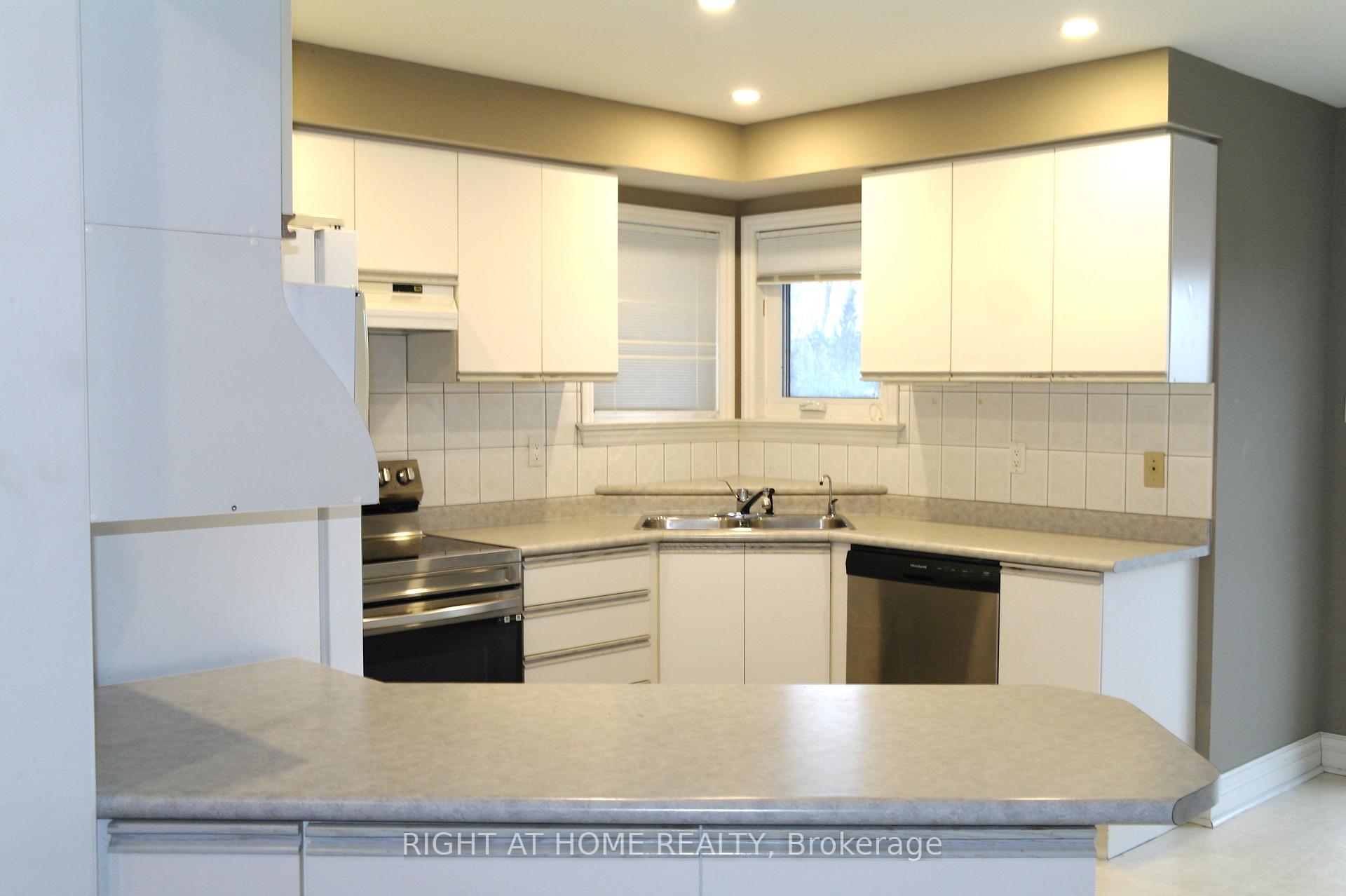 Photo 6 of 55 Carrick Avenue, Georgina, Keswick North — HOMEH