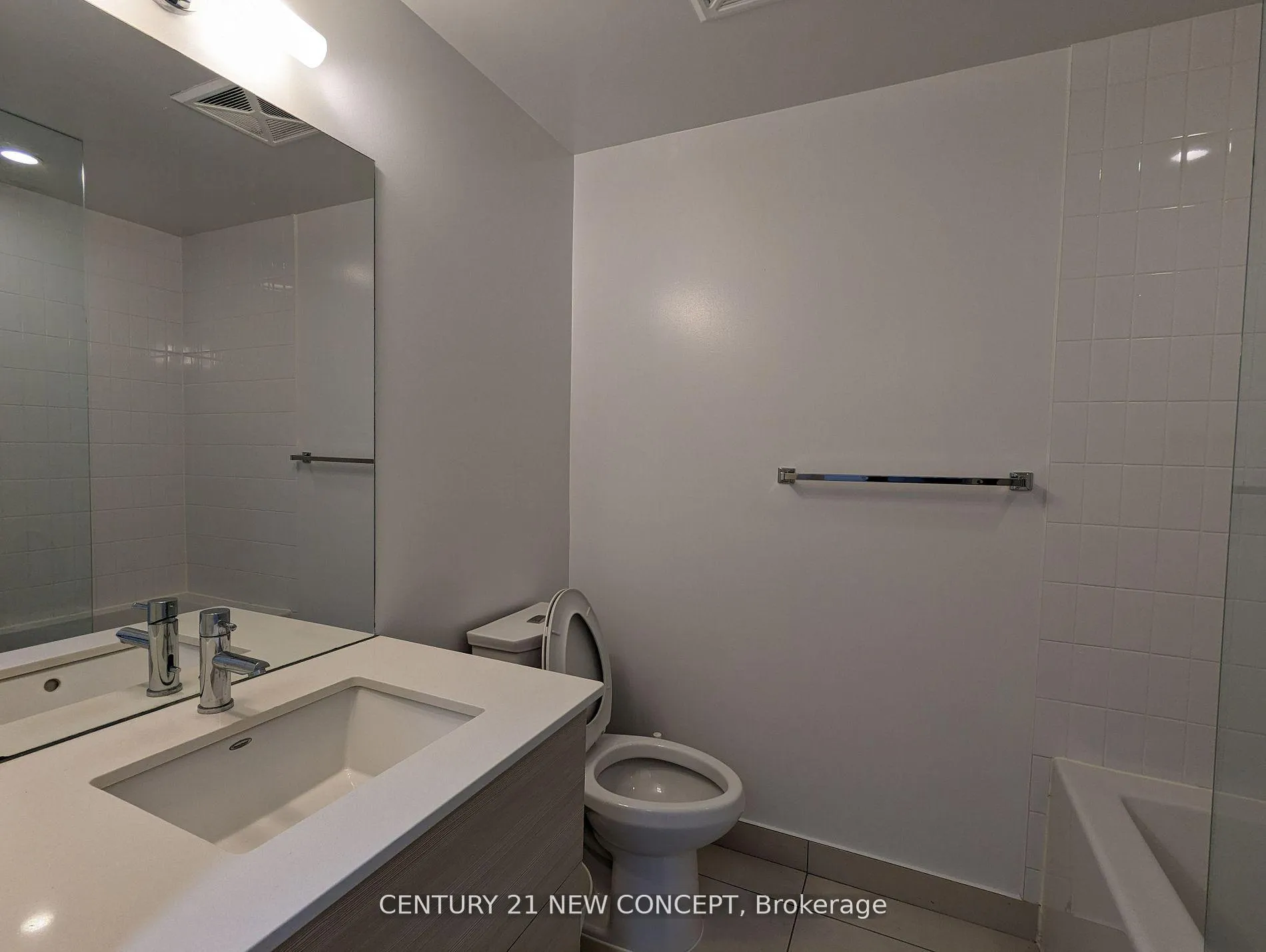 Photo 5 of Unit 613, 210 Simcoe Street, Toronto, Kensington-Chinatown — HOMEH