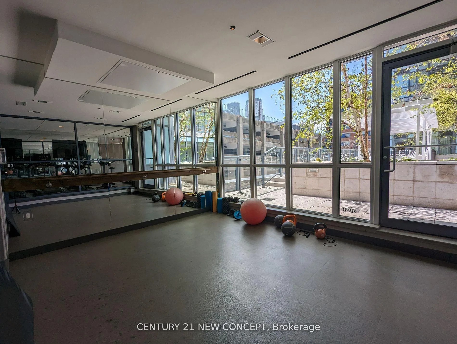 Photo 13 of Unit 613, 210 Simcoe Street, Toronto, Kensington-Chinatown — HOMEH