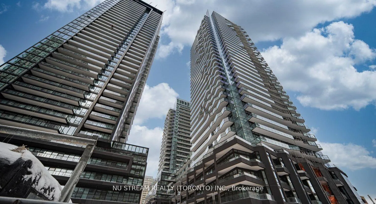 Front of Unit 1605N, 120 Broadway Avenue