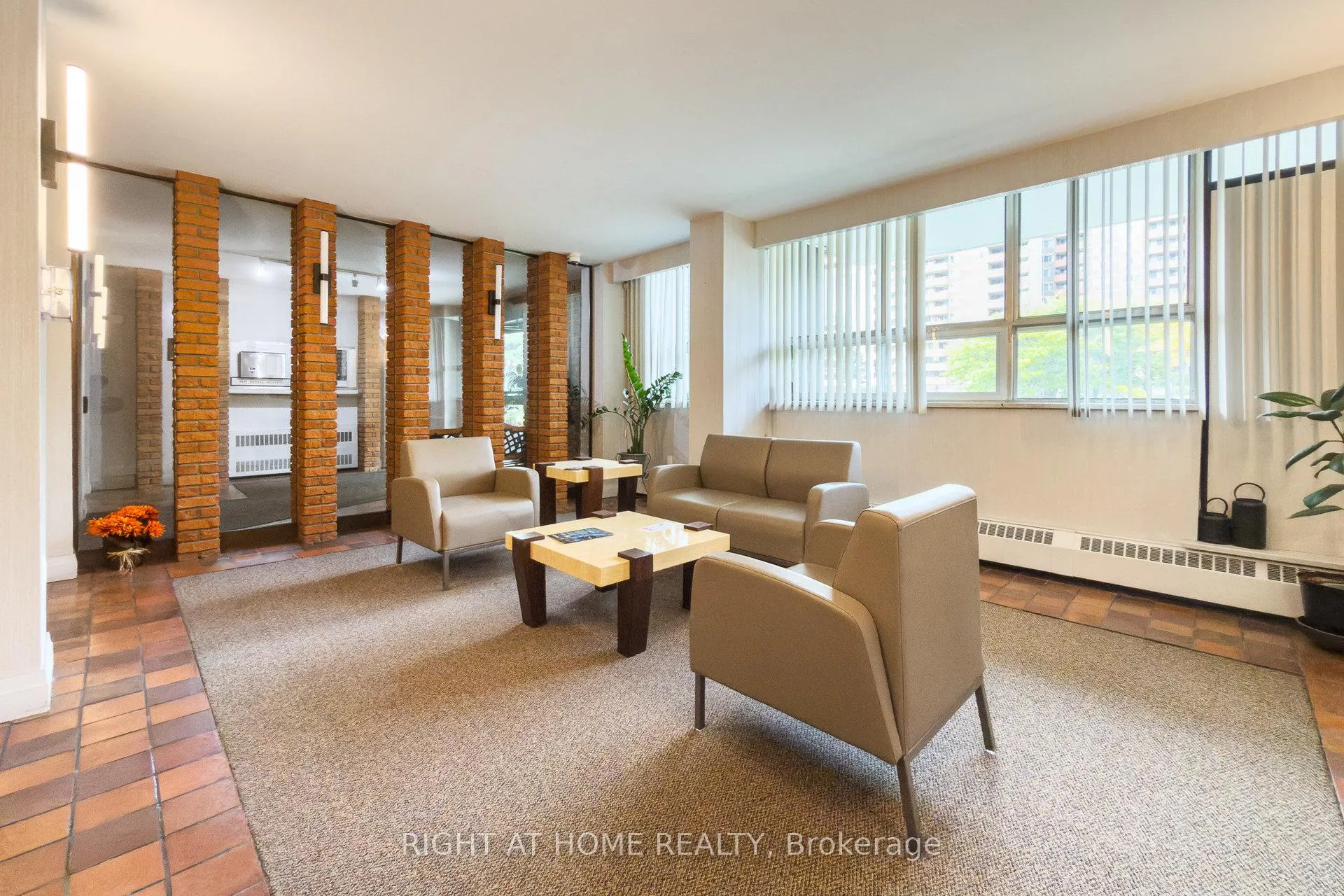 Photo 5 of Unit 907, 151 LaRose Avenue E, Etobicoke, Kingsview Village-The Westway — HOMEH