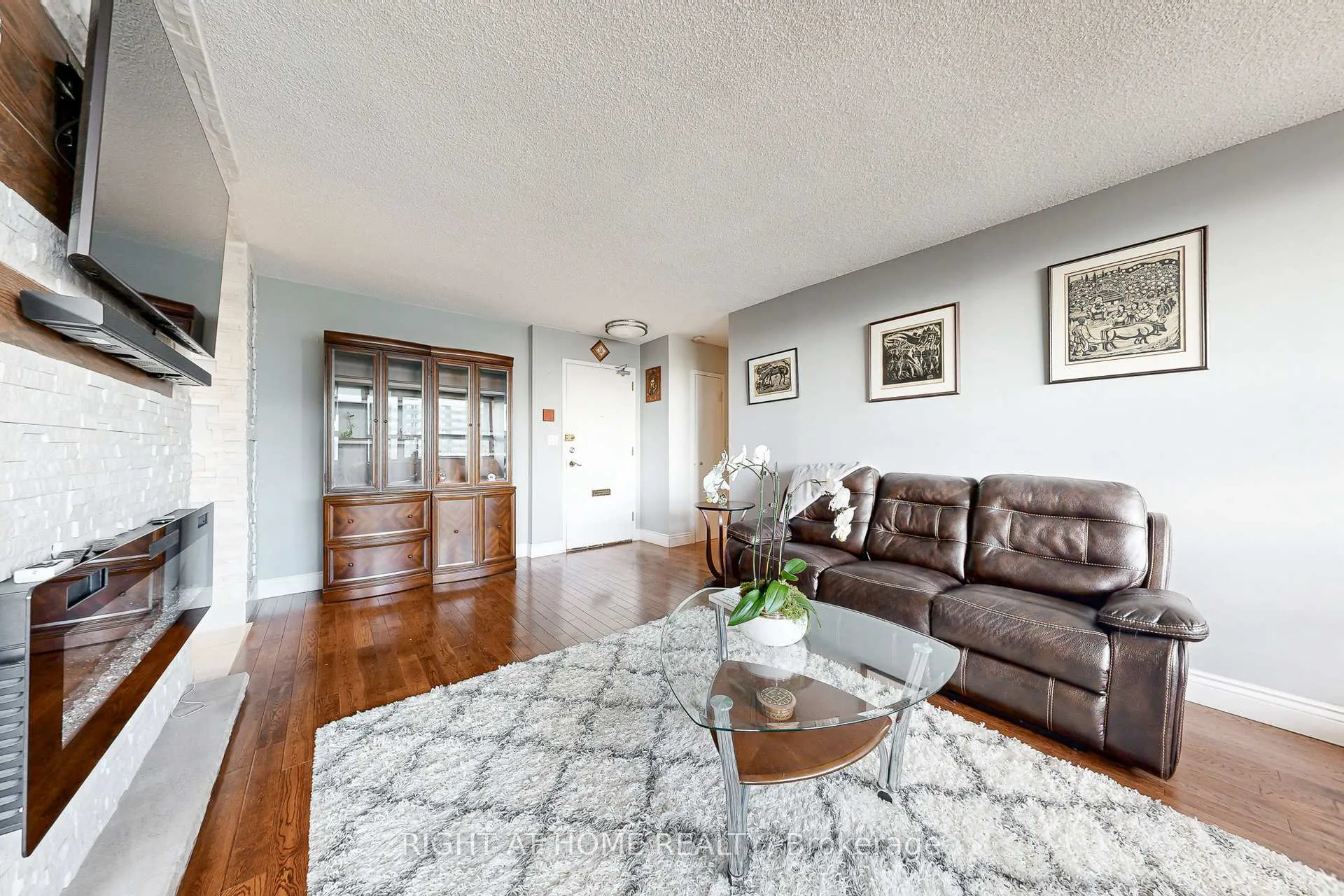 Photo 10 of Unit 907, 151 LaRose Avenue E, Etobicoke, Kingsview Village-The Westway — HOMEH